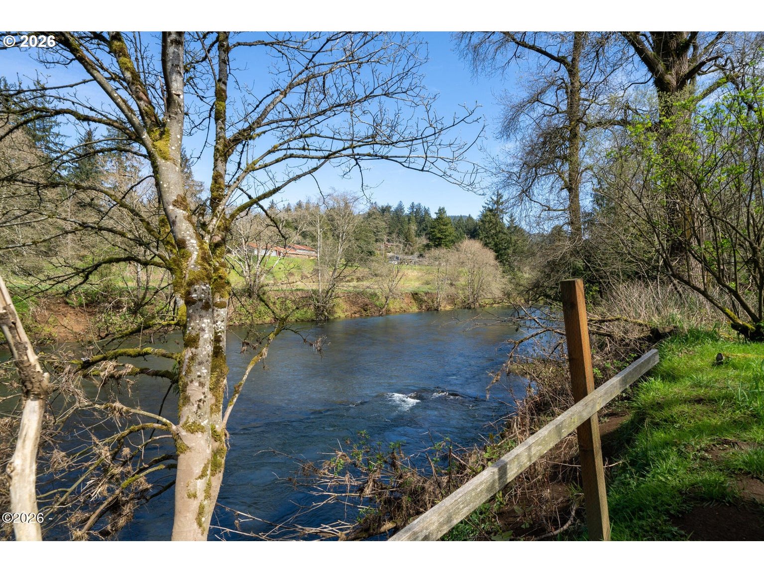 1025 Wilson River Loop Property Photo 4