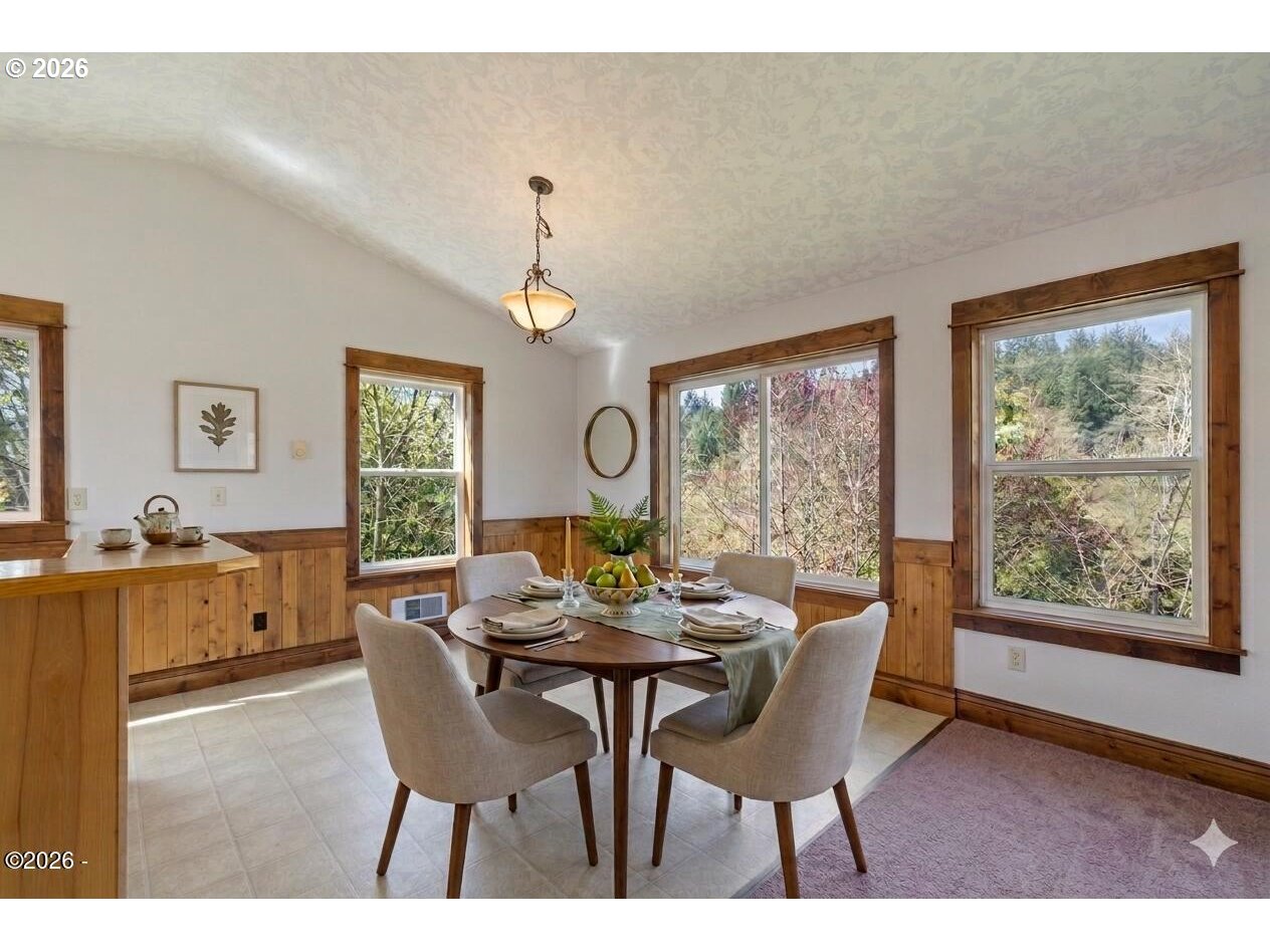 1025 Wilson River Loop Property Photo 15