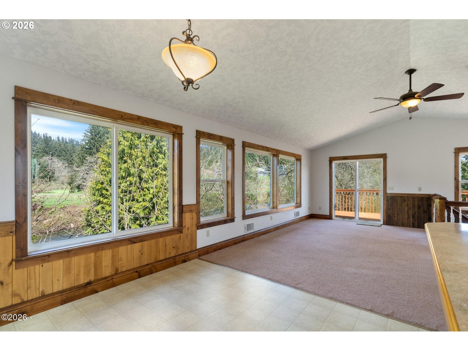 1025 Wilson River Loop Property Photo 17