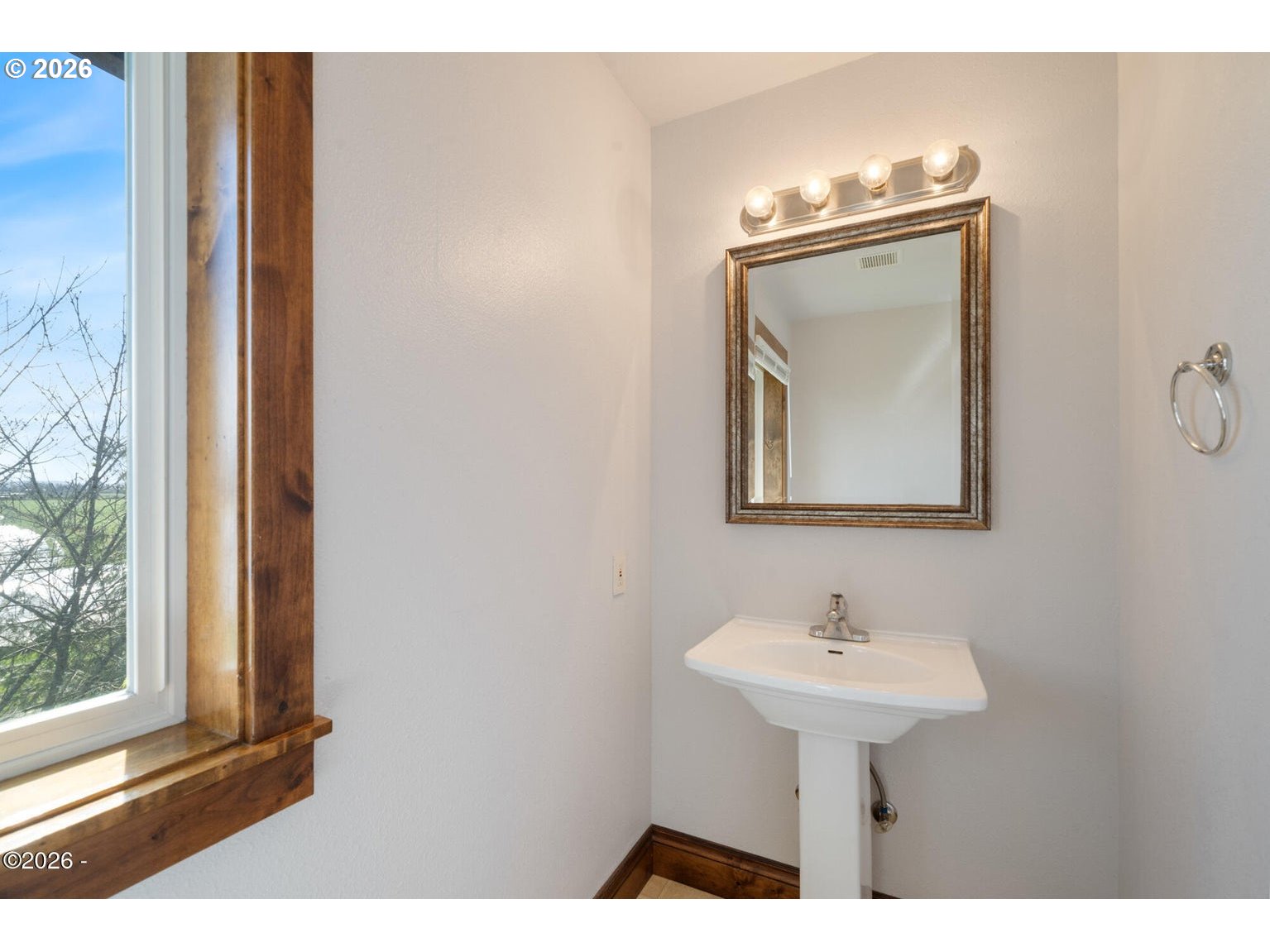 1025 Wilson River Loop Property Photo 18