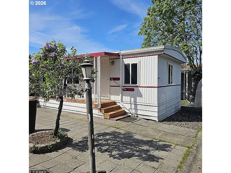 21100 Ne Sandy Blvd 32 Property Photo 1