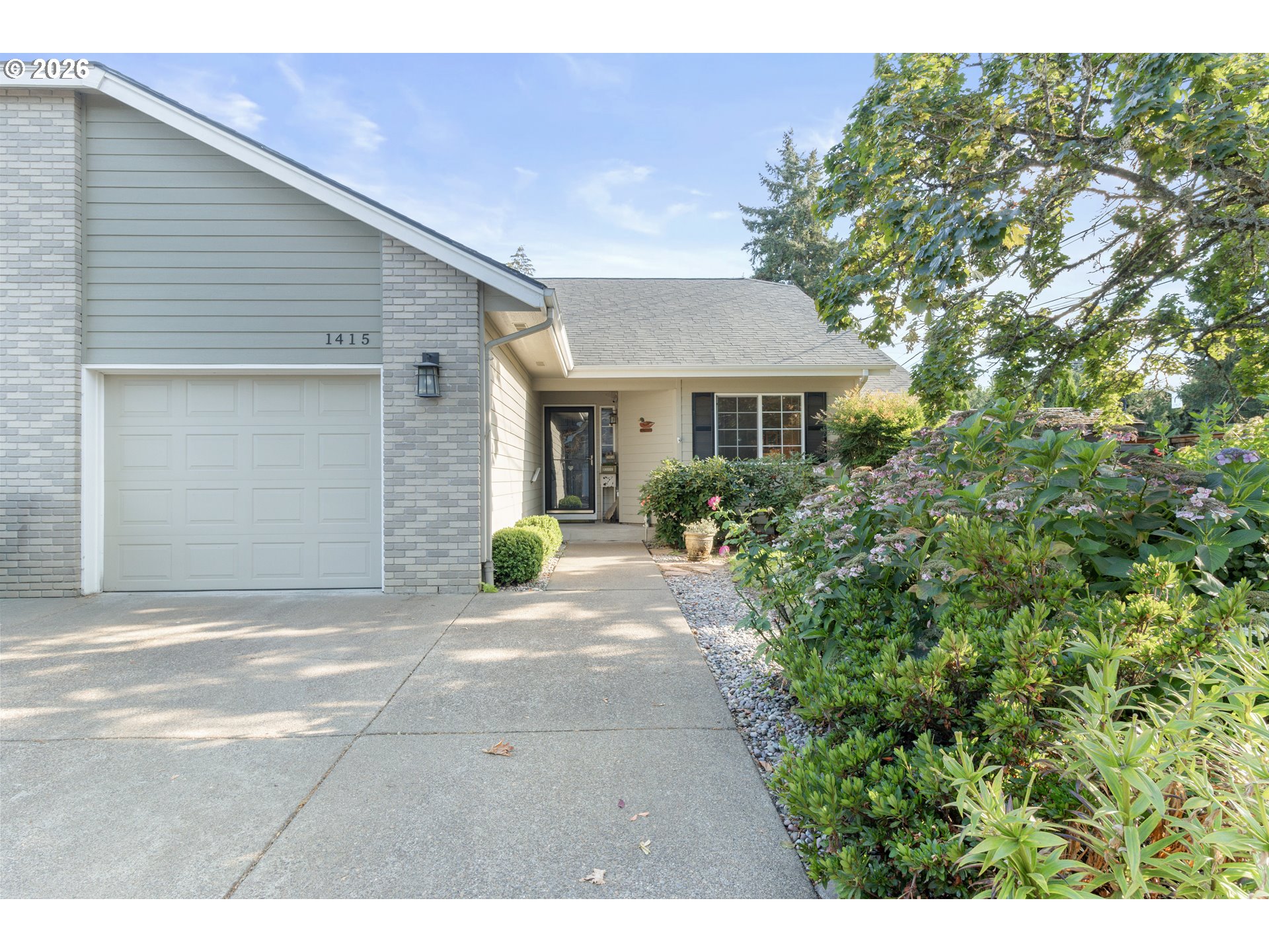 1415 Gilham Rd Property Photo 1