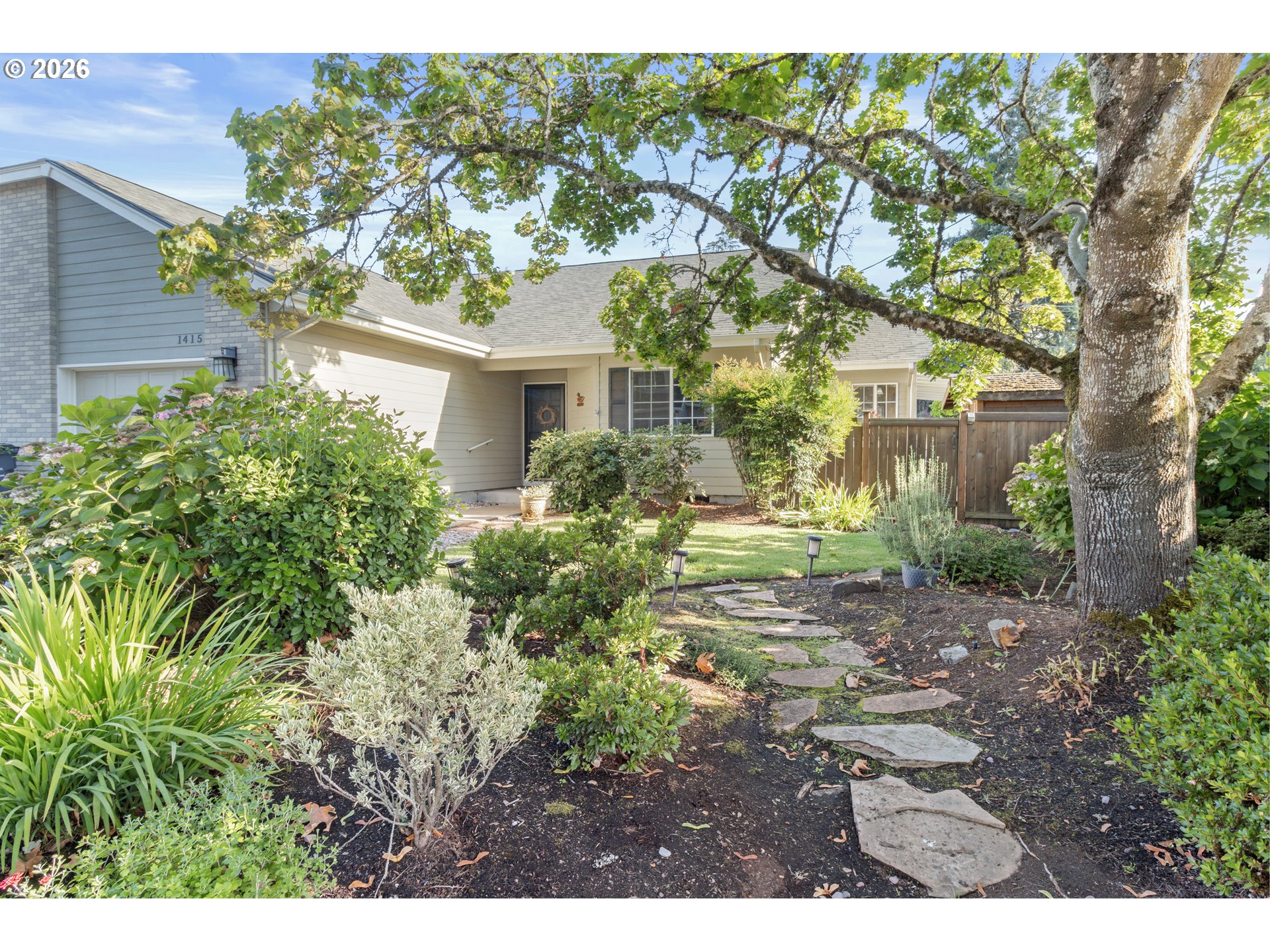 1415 Gilham Rd Property Photo 2