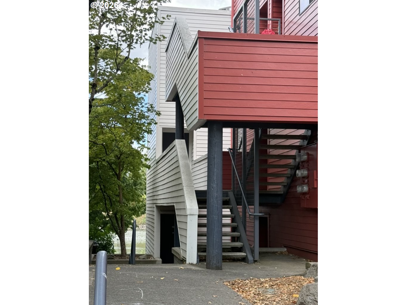910 NW NAITO PKWY I-4 Property Photo 1