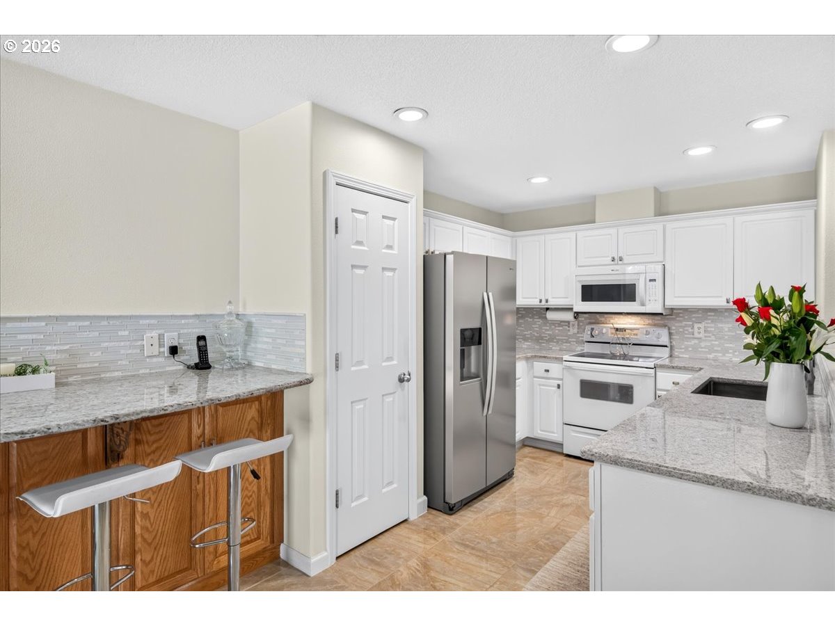 1733 Sw Harvey Way Property Photo 10