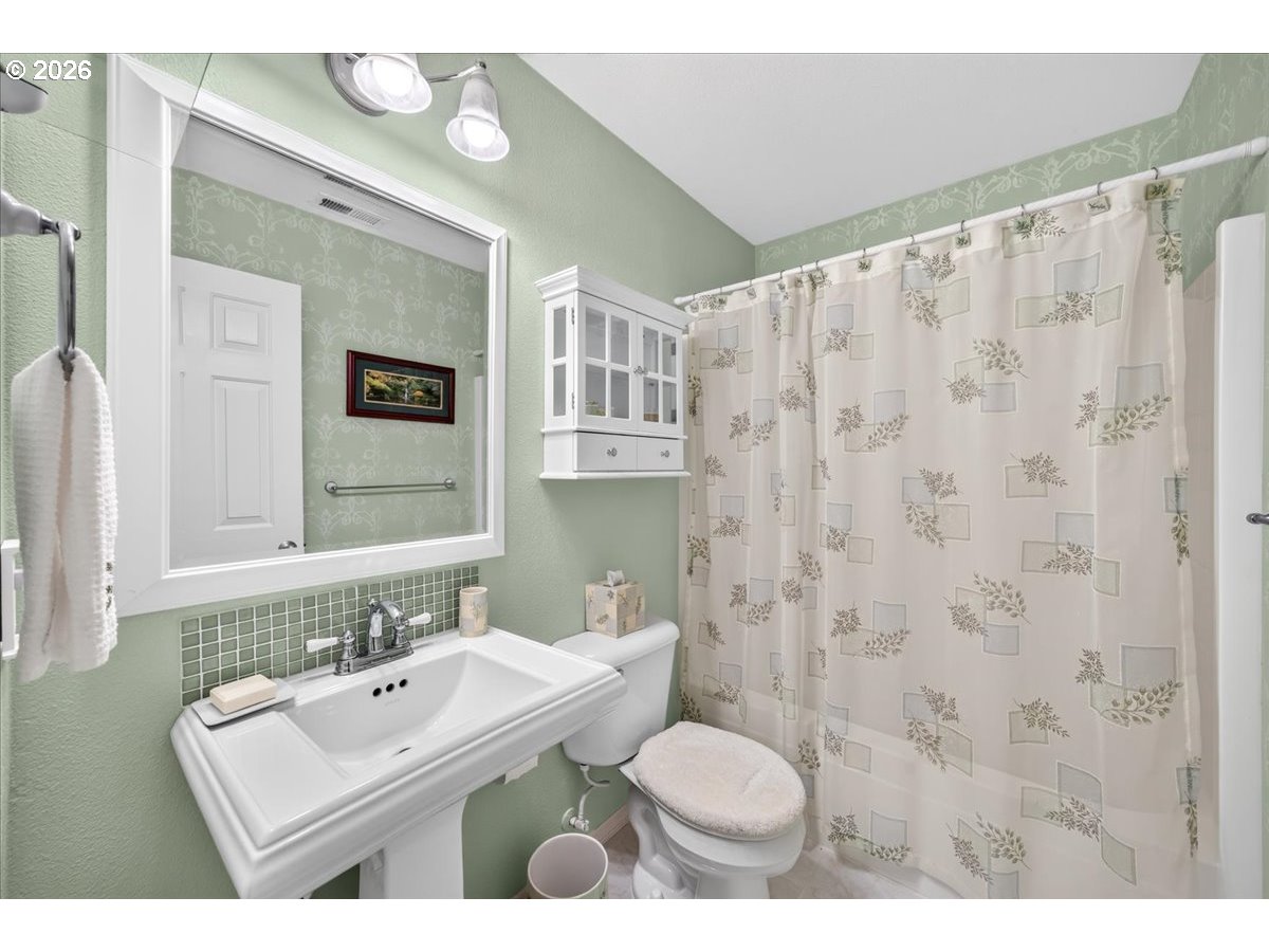 1733 Sw Harvey Way Property Photo 35