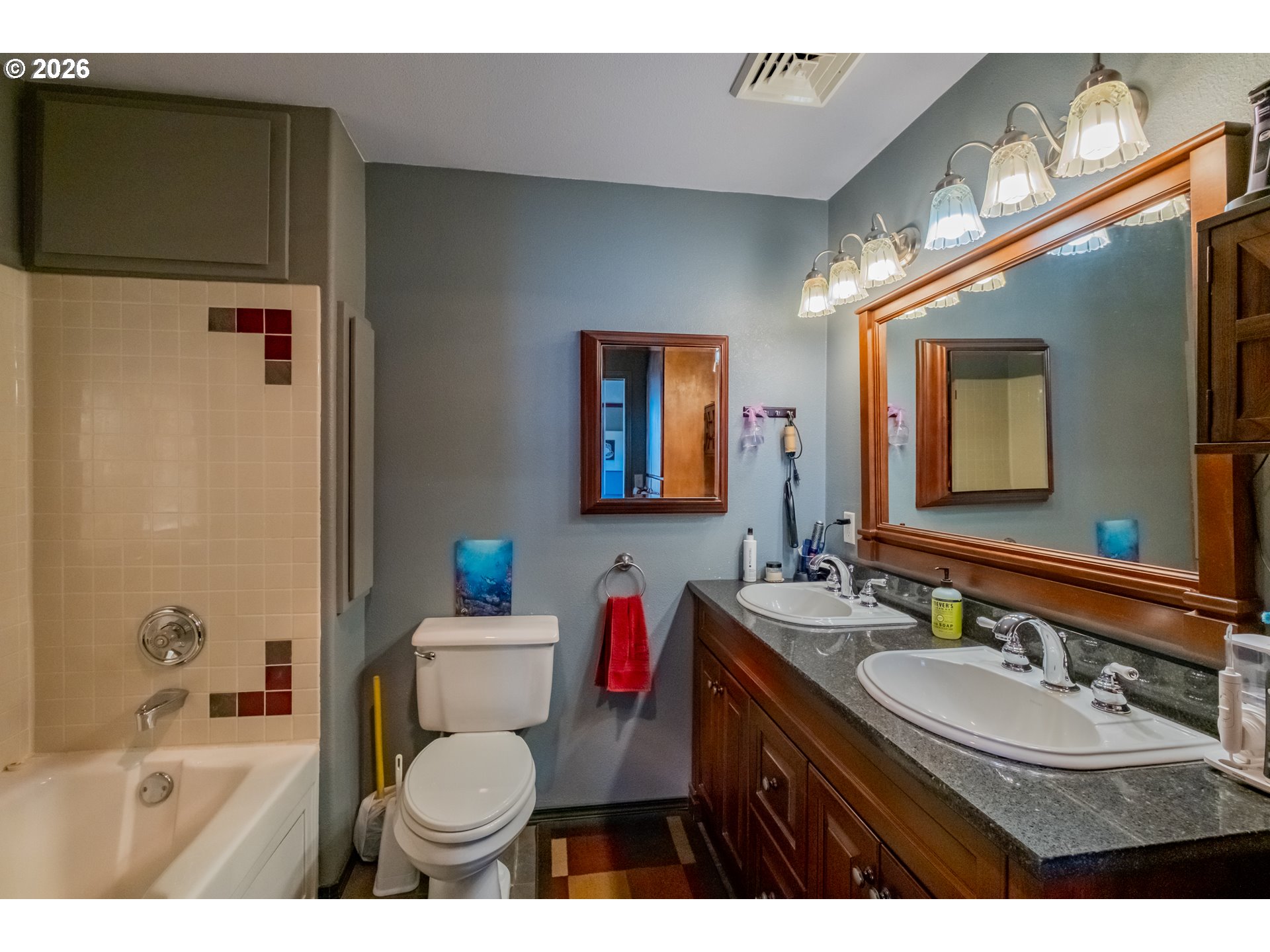 518 Oak Ter Property Photo 12
