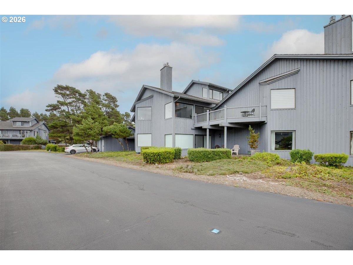 4175 N Highway 101 M-2 Property Photo 1