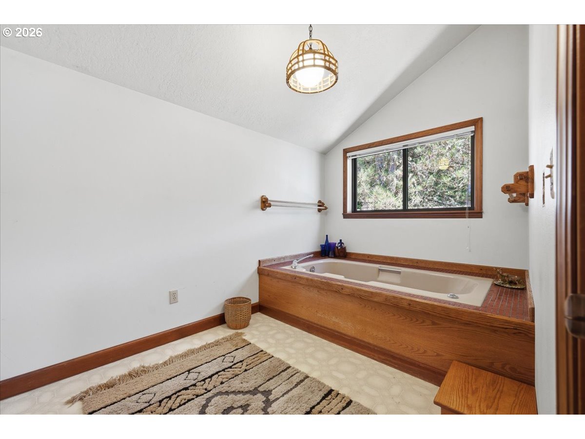 71616 Northshore Dr Property Photo 35