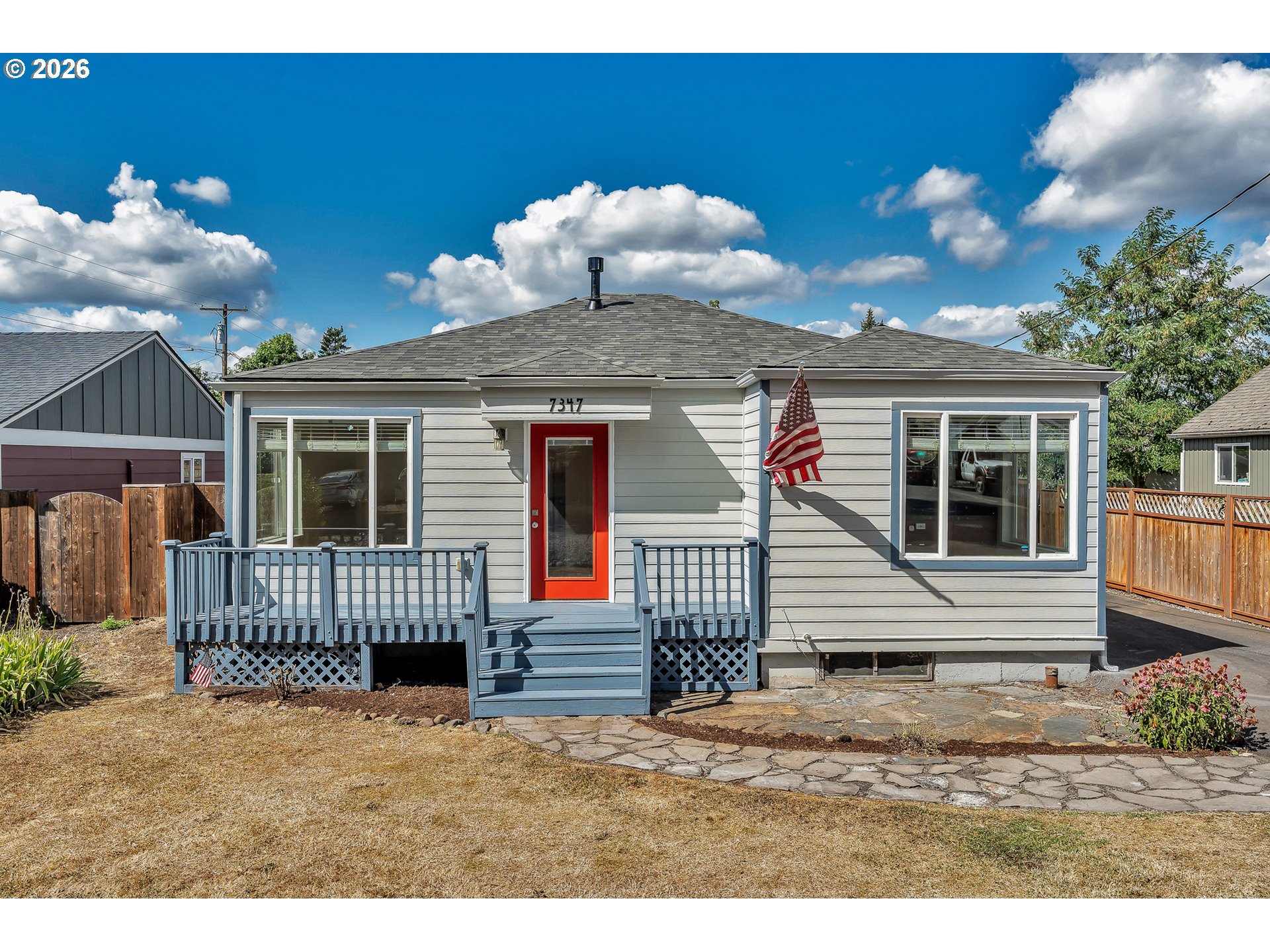 7347 Se Lamphier St Property Photo 1