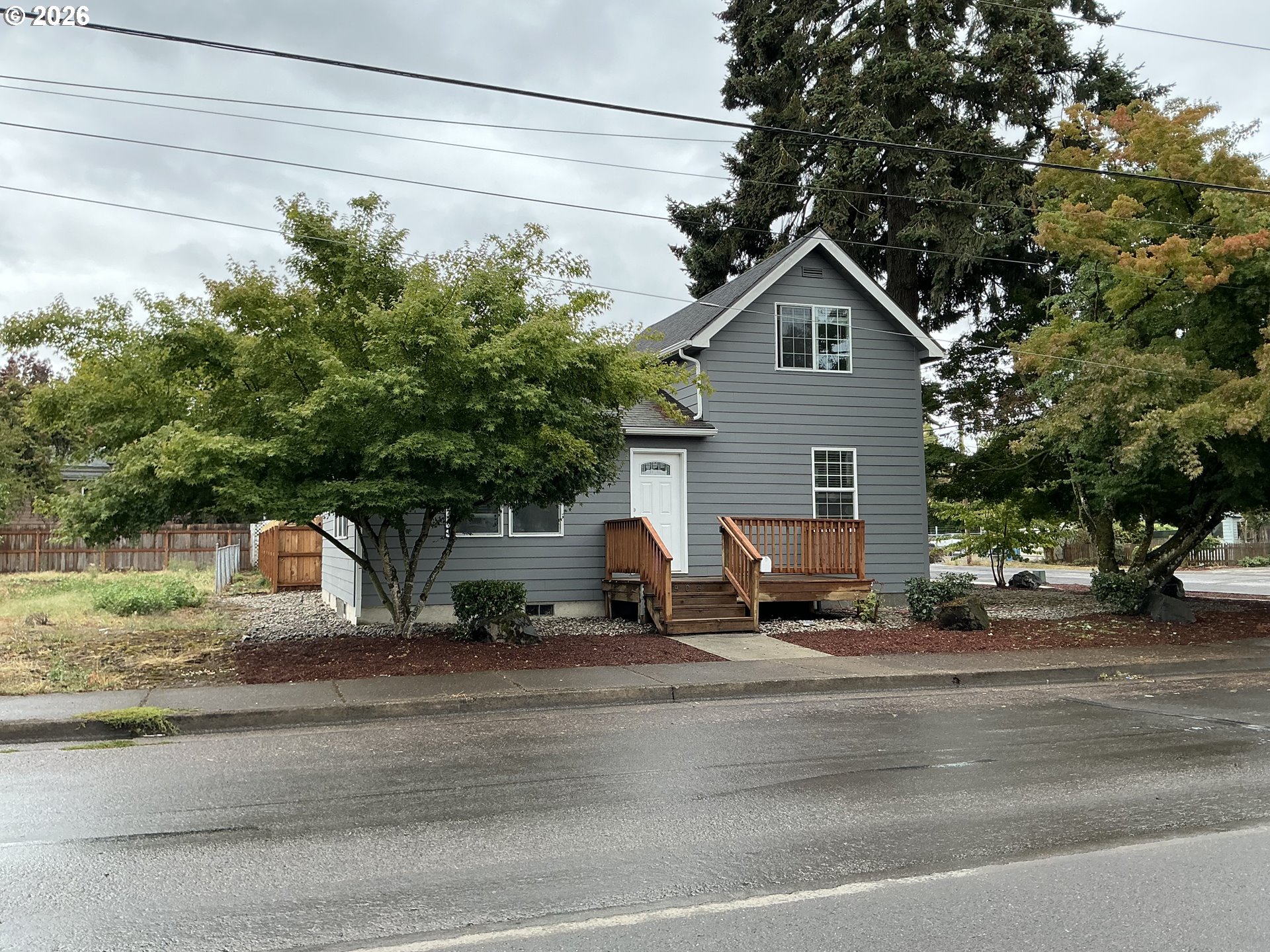 908 Water Ave Property Photo 3