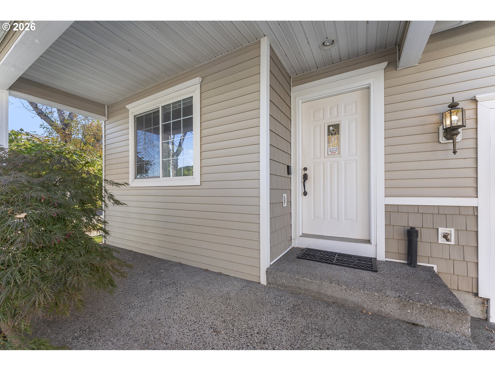 20398 Ne Mackenzie Ln Property Photo 3