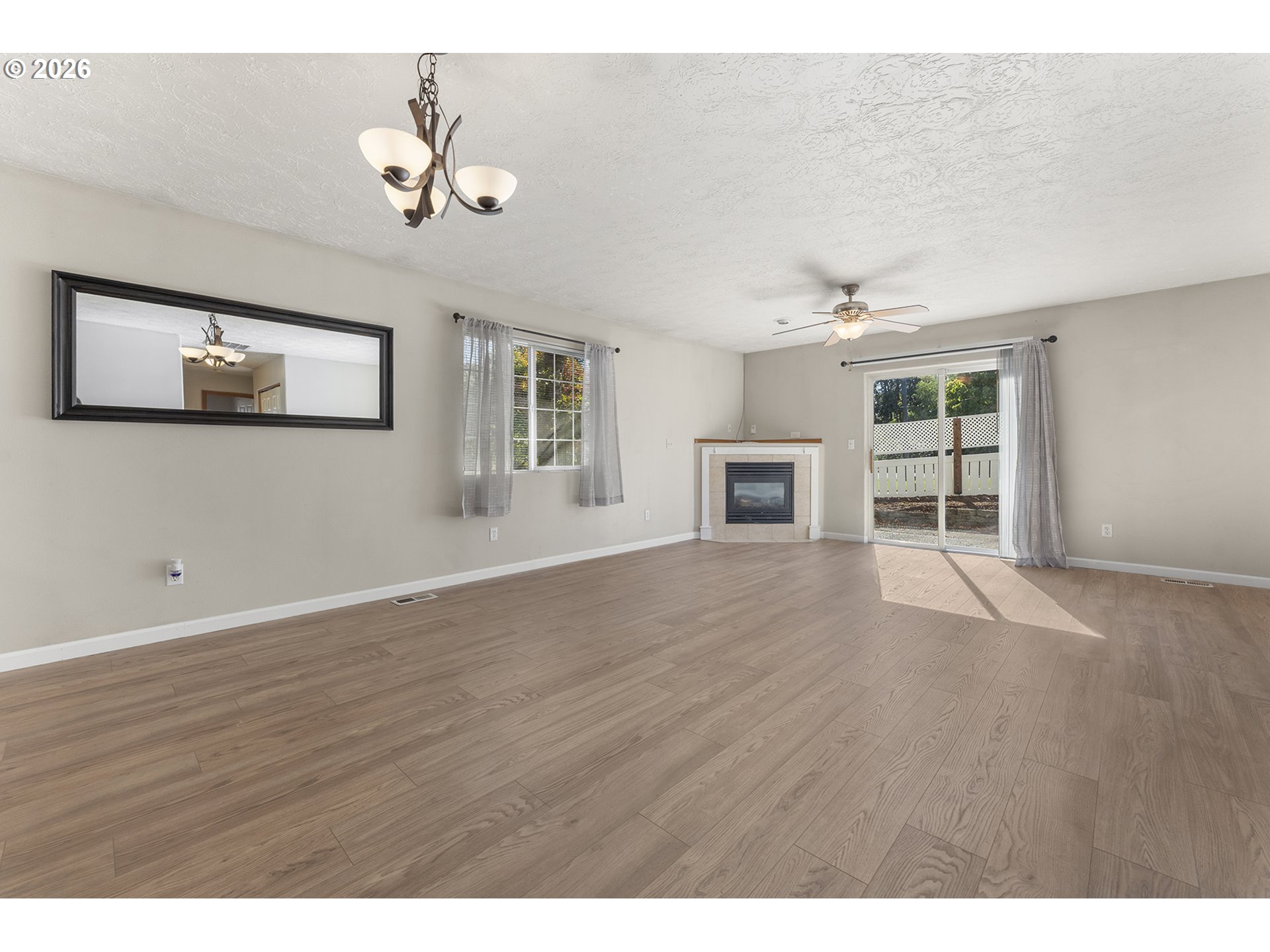 20398 Ne Mackenzie Ln Property Photo 4