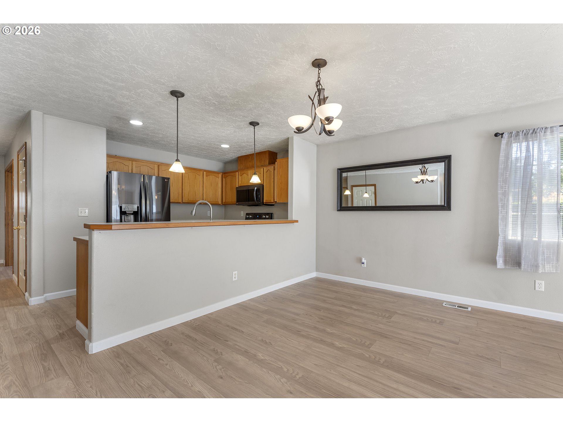 20398 Ne Mackenzie Ln Property Photo 5