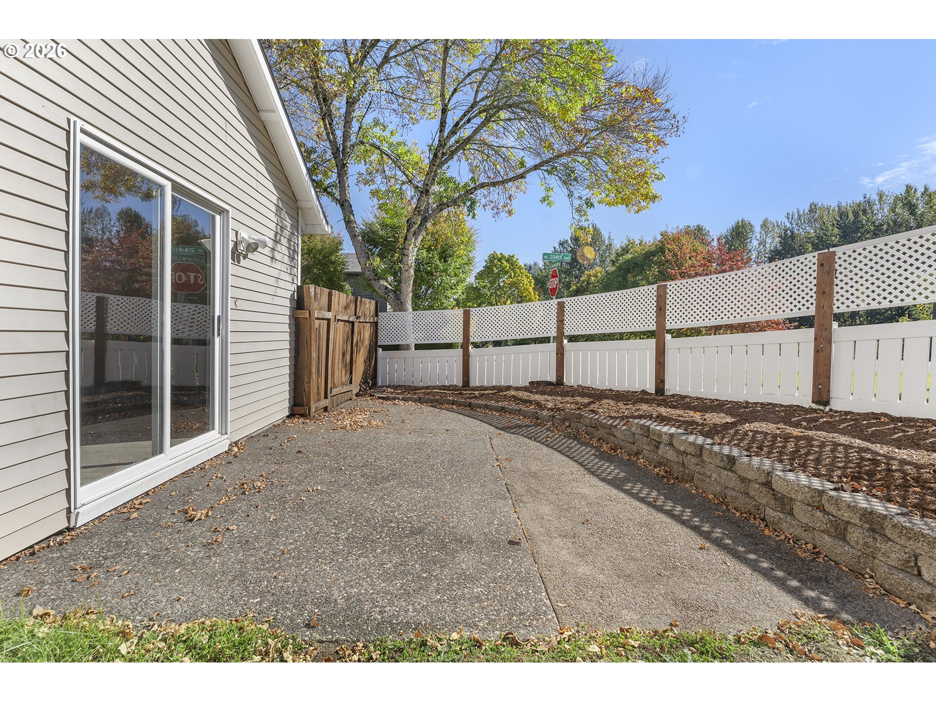 20398 Ne Mackenzie Ln Property Photo 14
