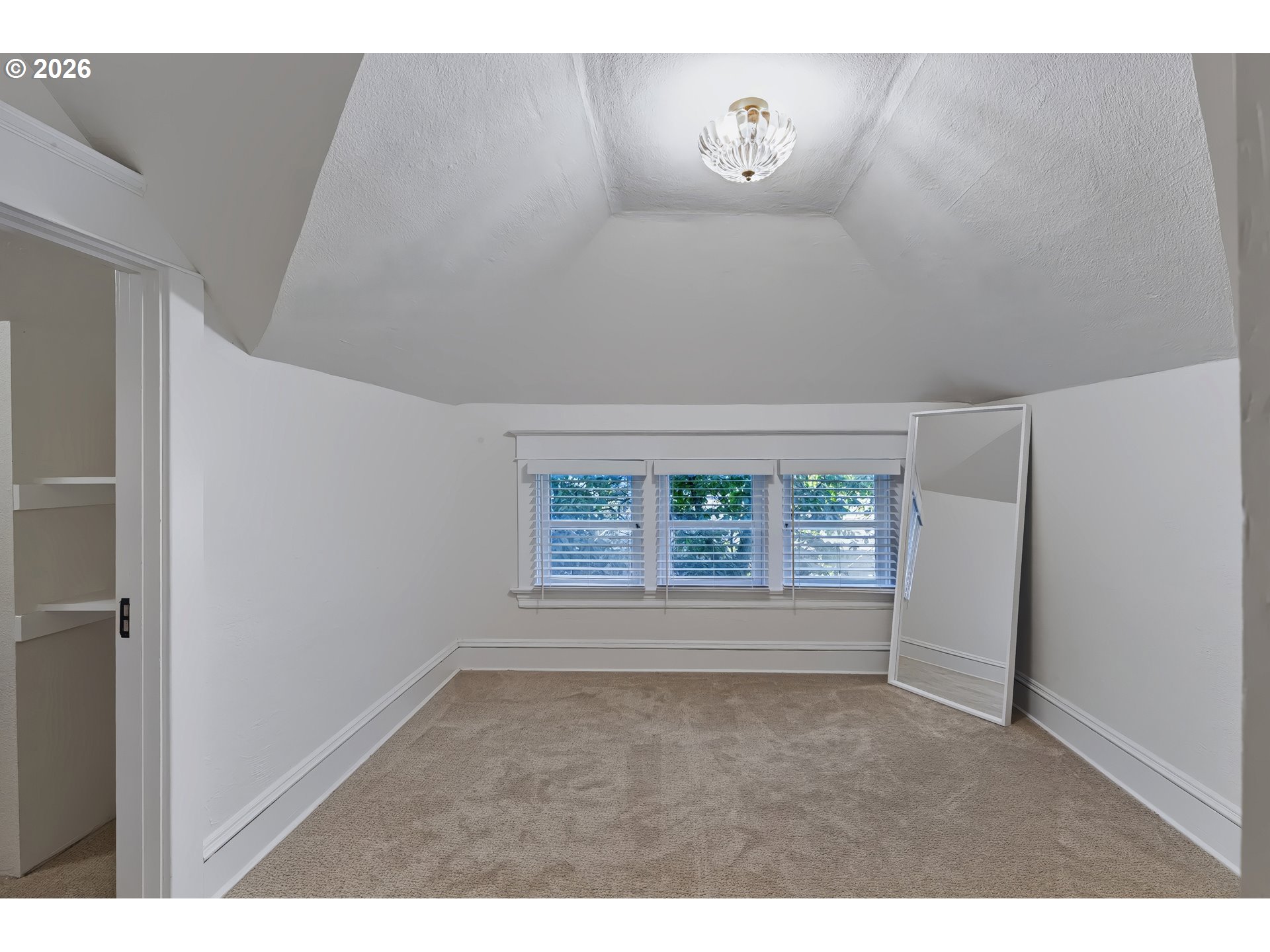 716 N Alberta St Property Photo 15