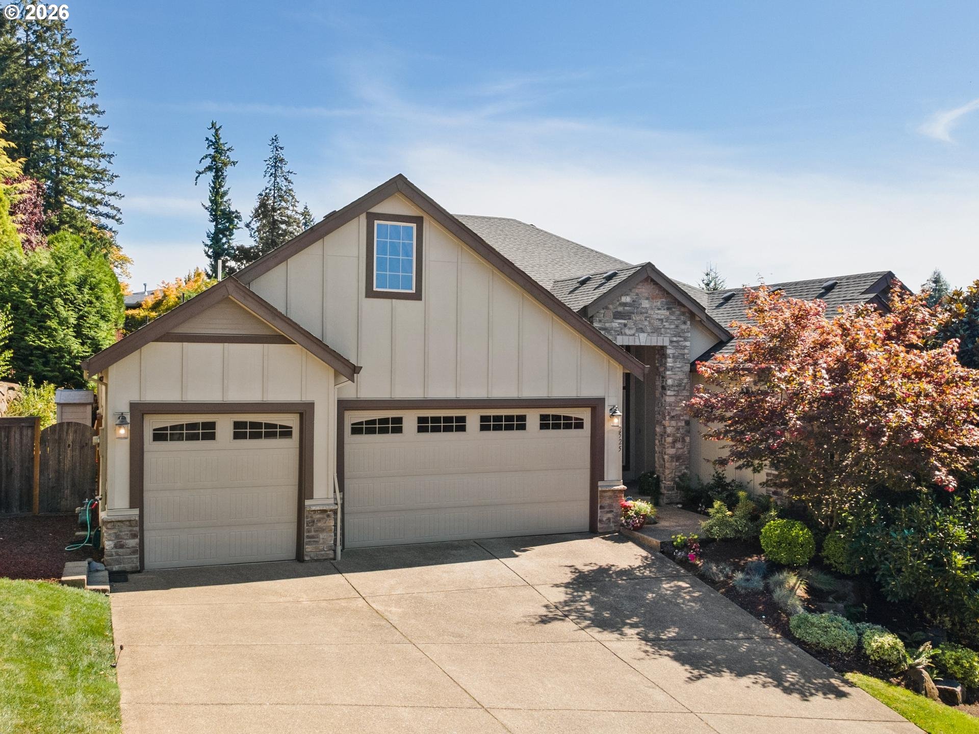 2525 COEUR D ALENE DR Property Photo 1