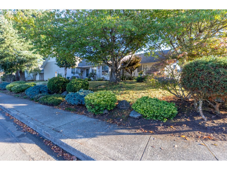 5728 Moonstone Loop Property Photo 4