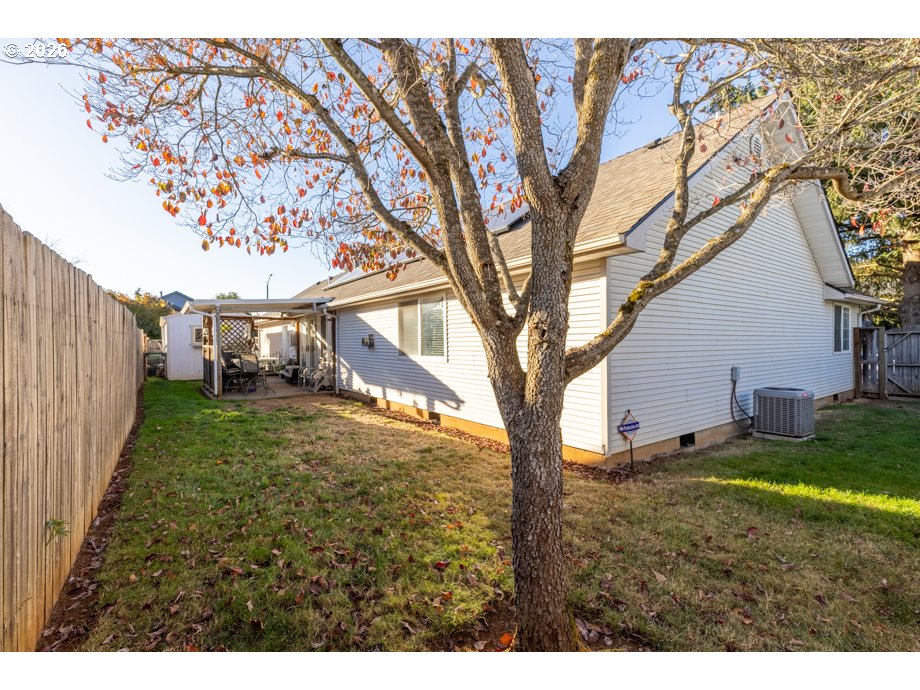 5728 Moonstone Loop Property Photo 6