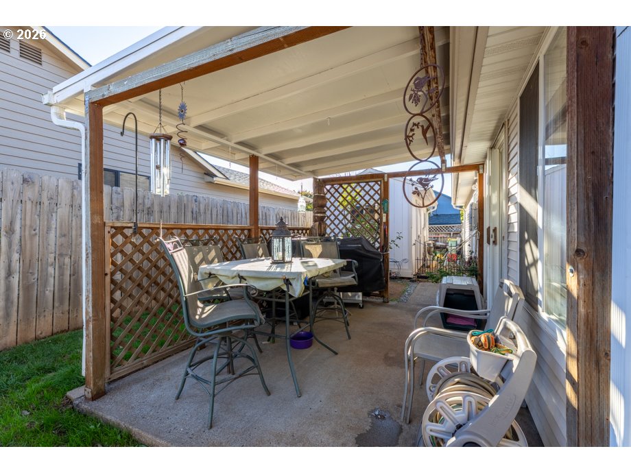5728 Moonstone Loop Property Photo 8