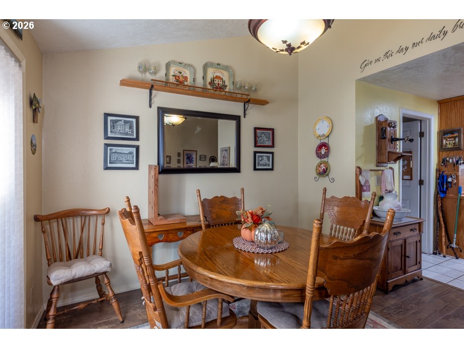 5728 Moonstone Loop Property Photo 10