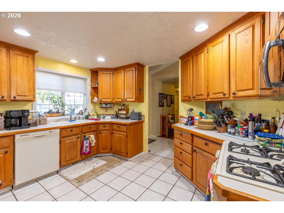 5728 Moonstone Loop Property Photo 12