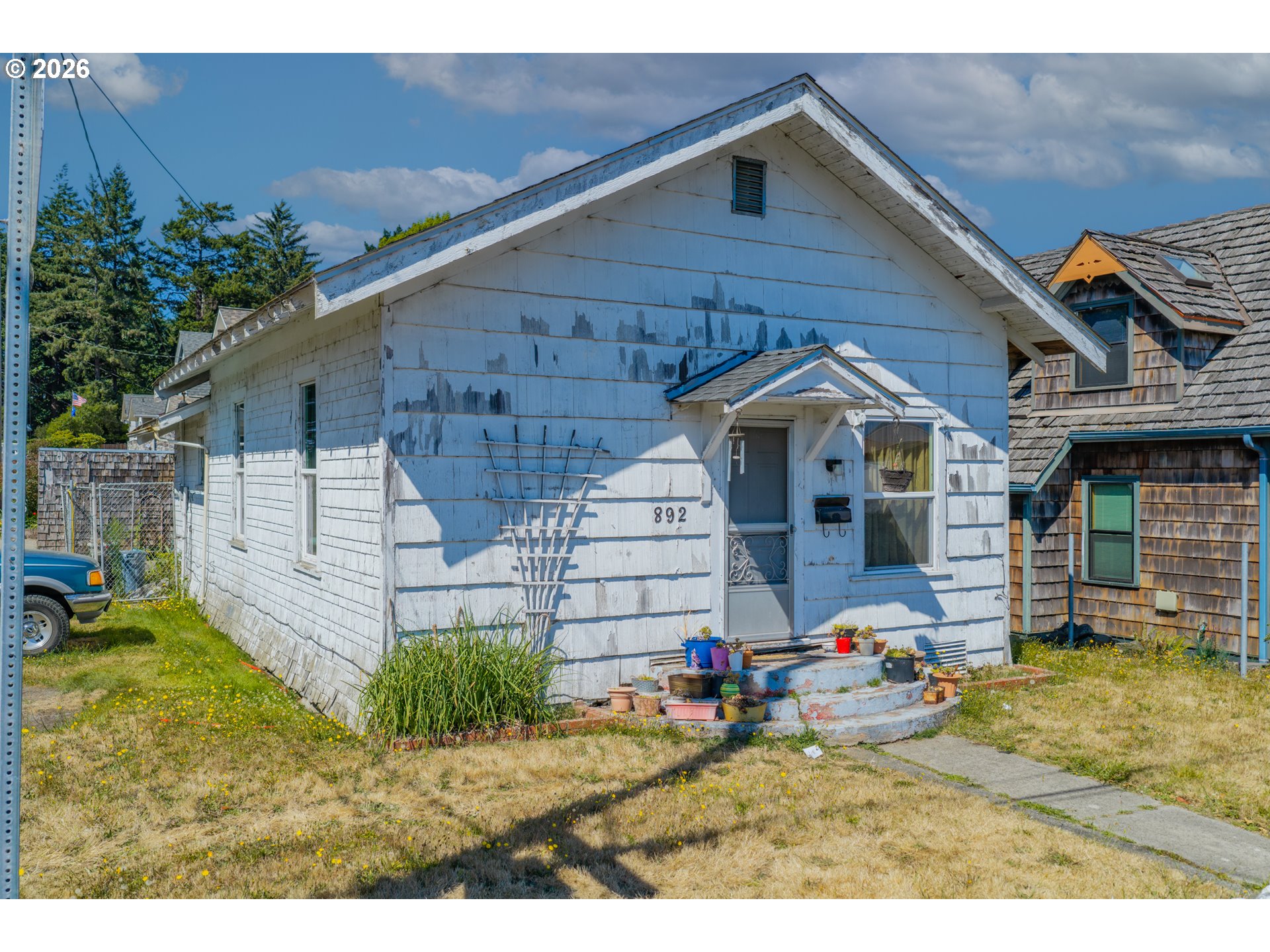 892 Colorado Ave Property Photo 1