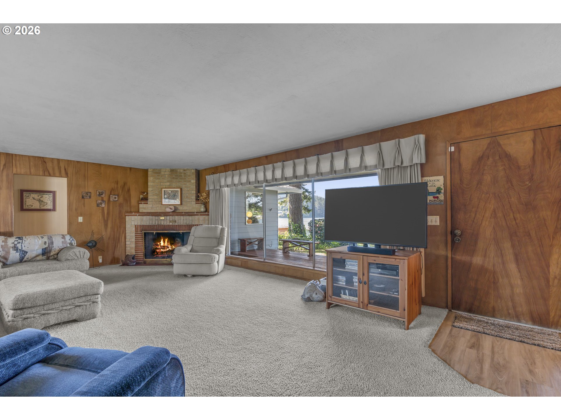 2915 Ne Loop Dr Property Photo 7