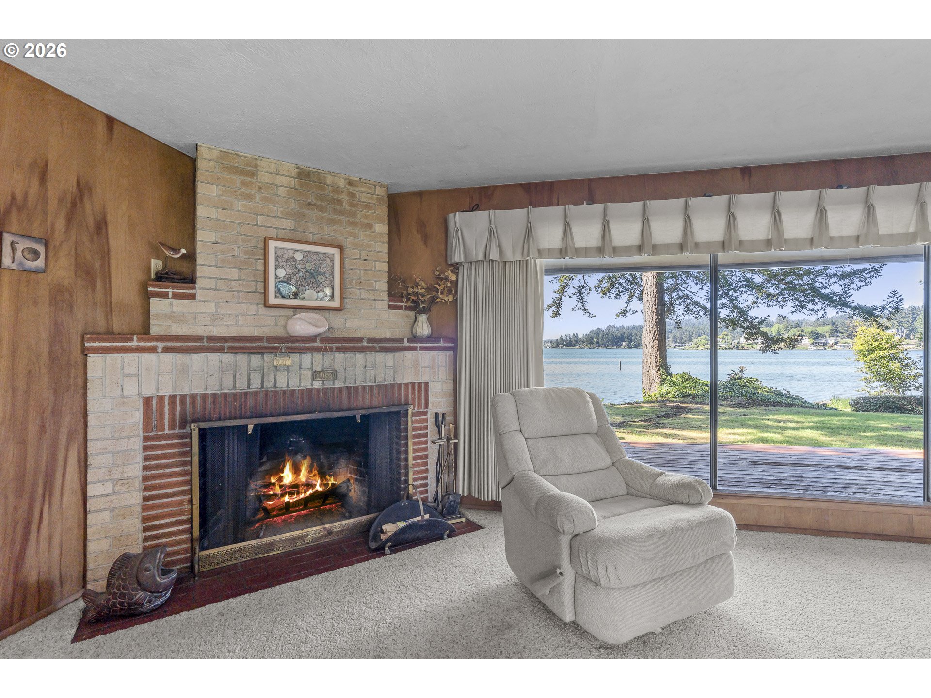 2915 Ne Loop Dr Property Photo 10