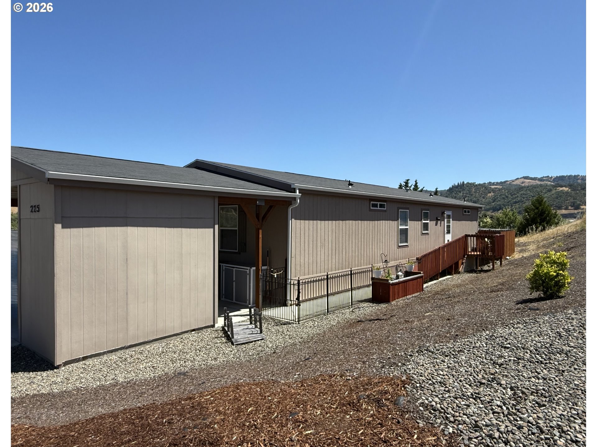225 NESTUCCA LN Property Photo 1