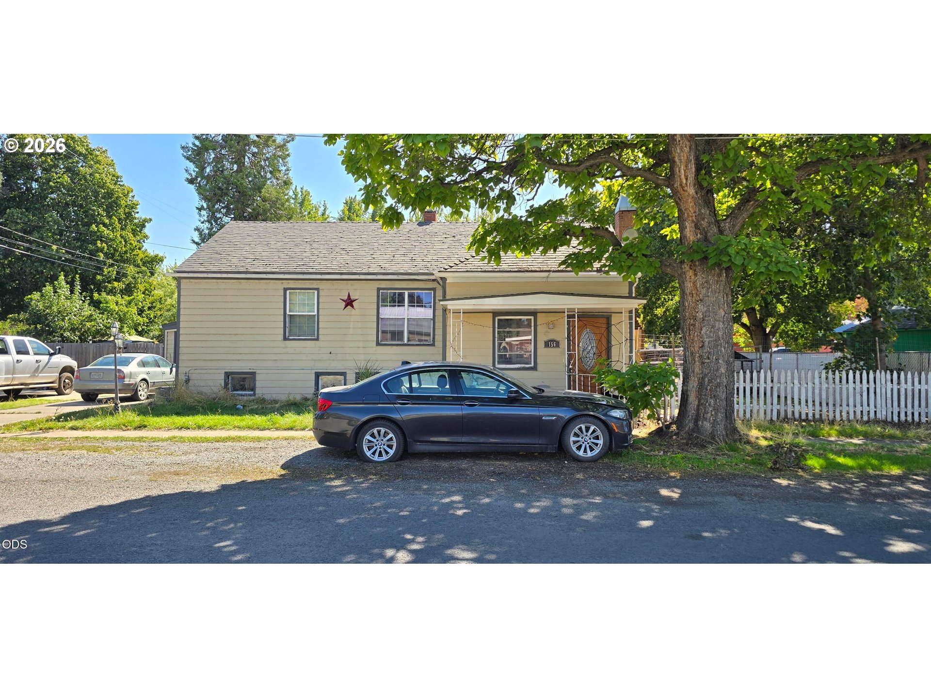 156 E Ash St Property Photo 1