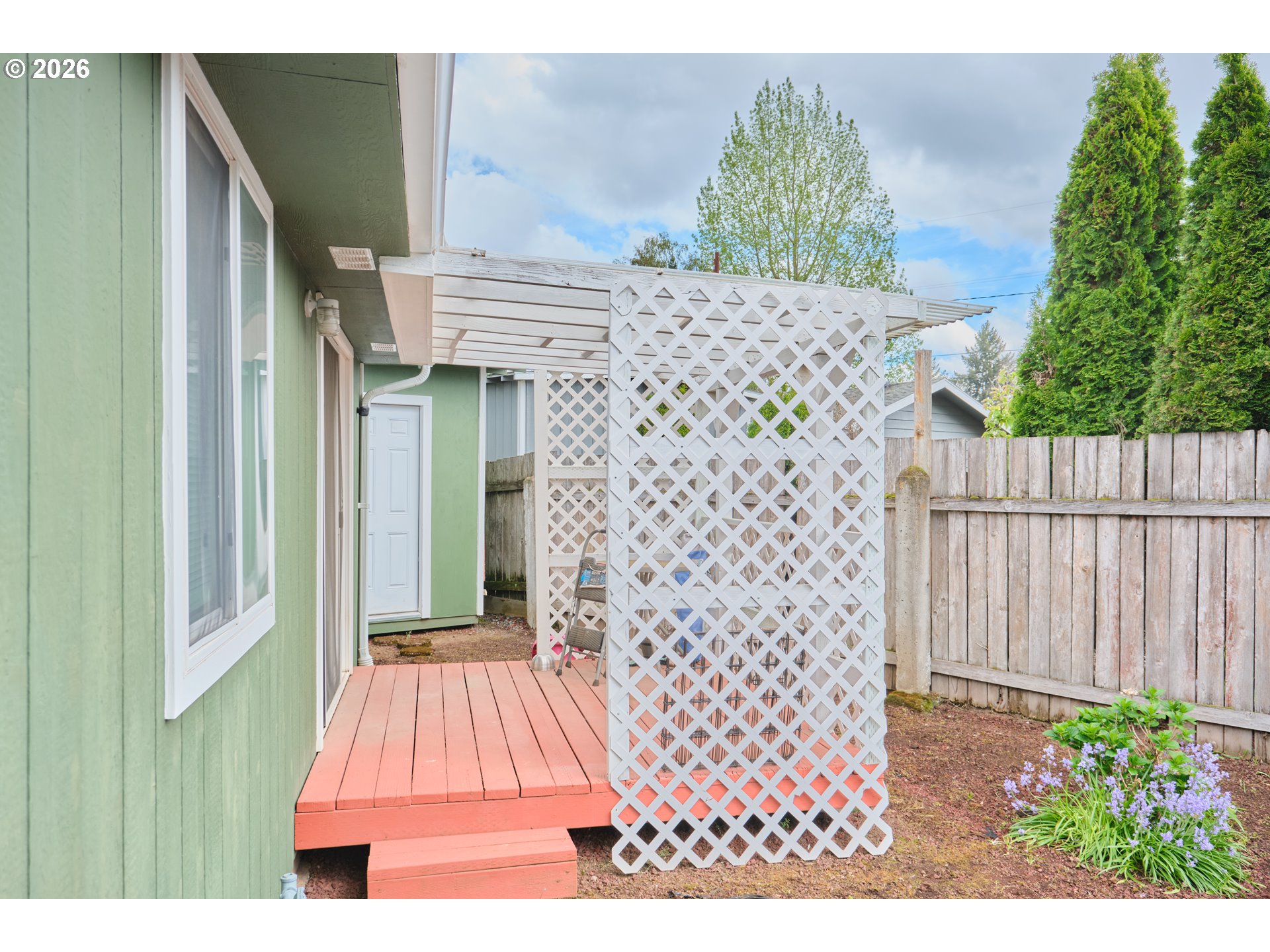 1202 Leo St Property Photo 8
