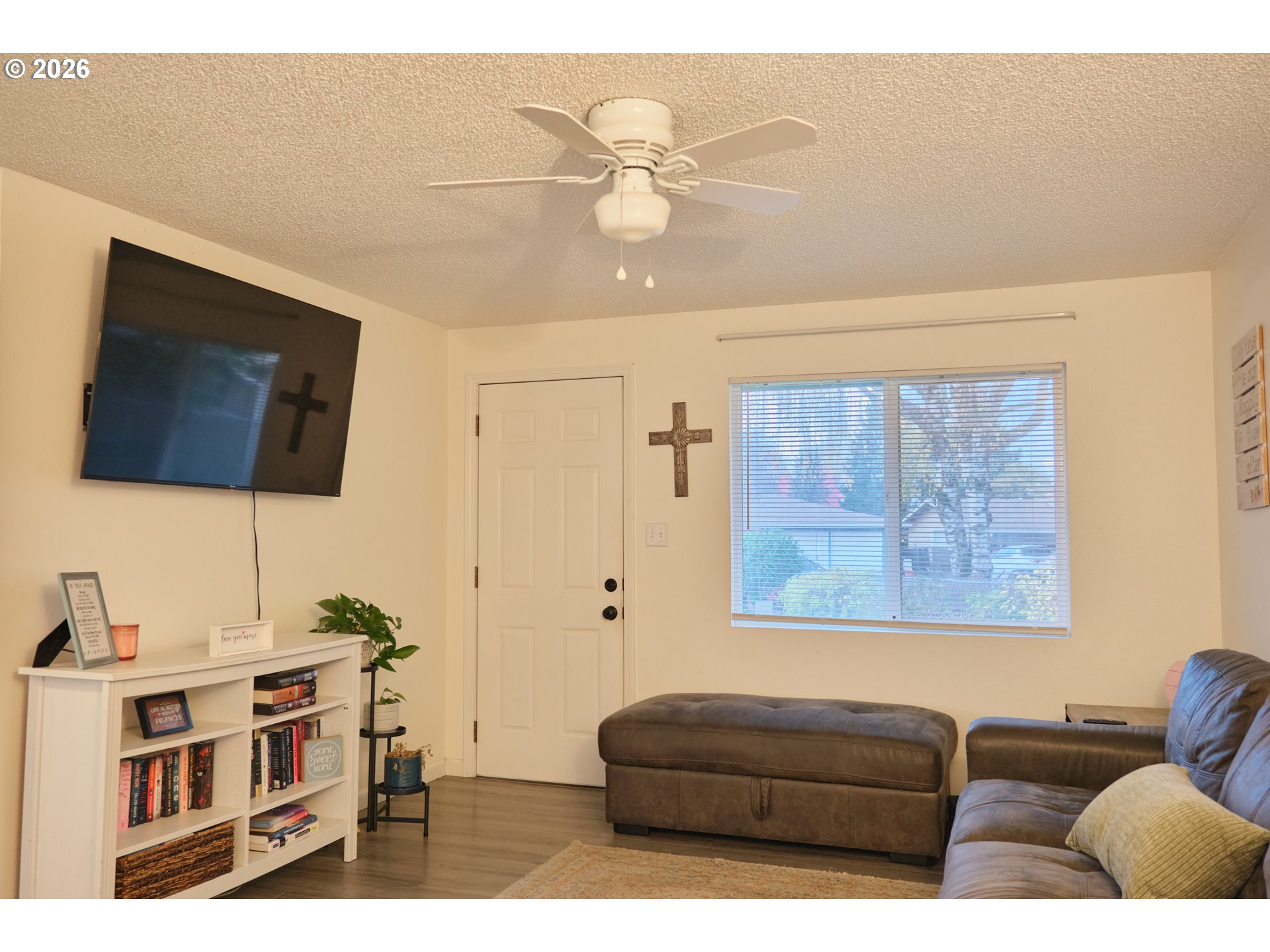 1202 Leo St Property Photo 14