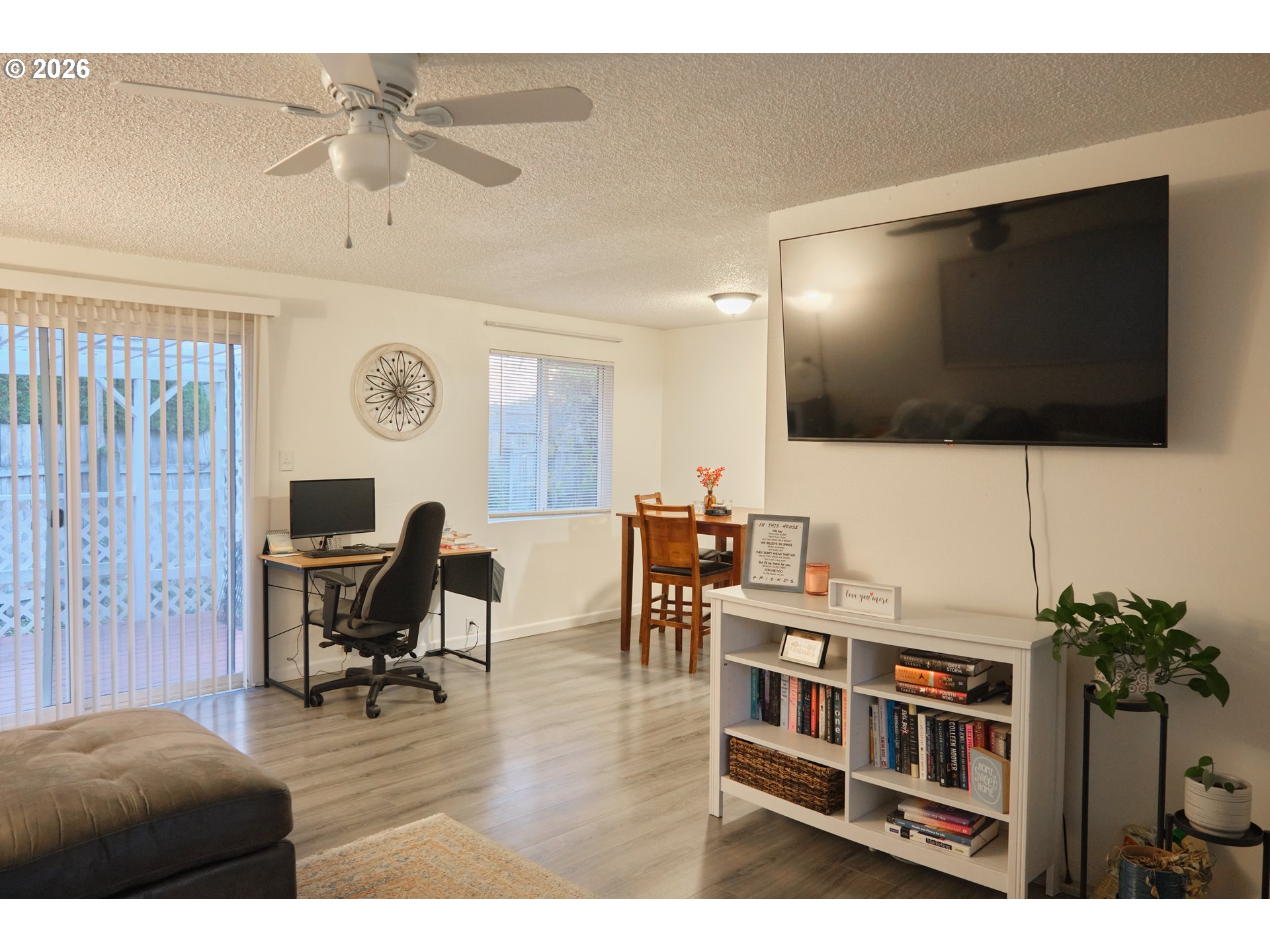 1202 Leo St Property Photo 15
