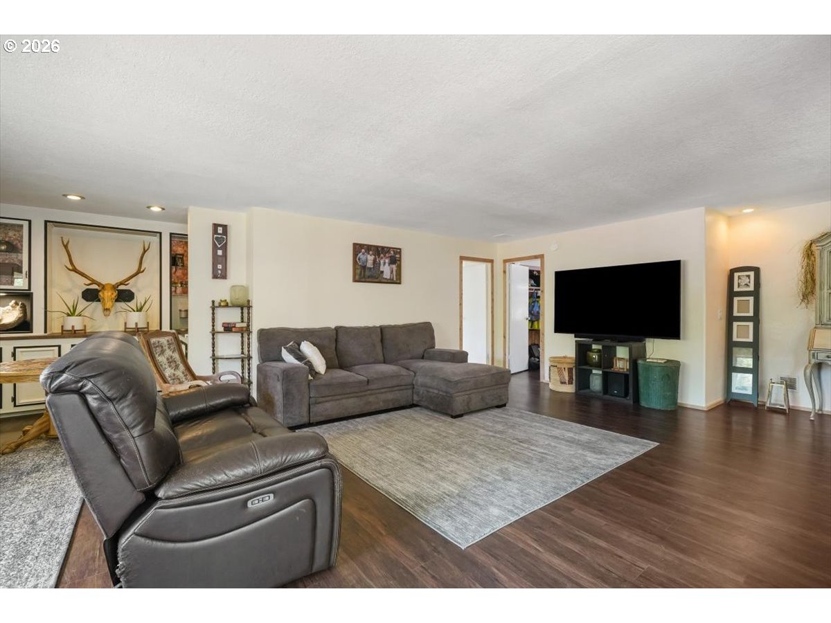 31052 Kenady Ln Property Photo 6