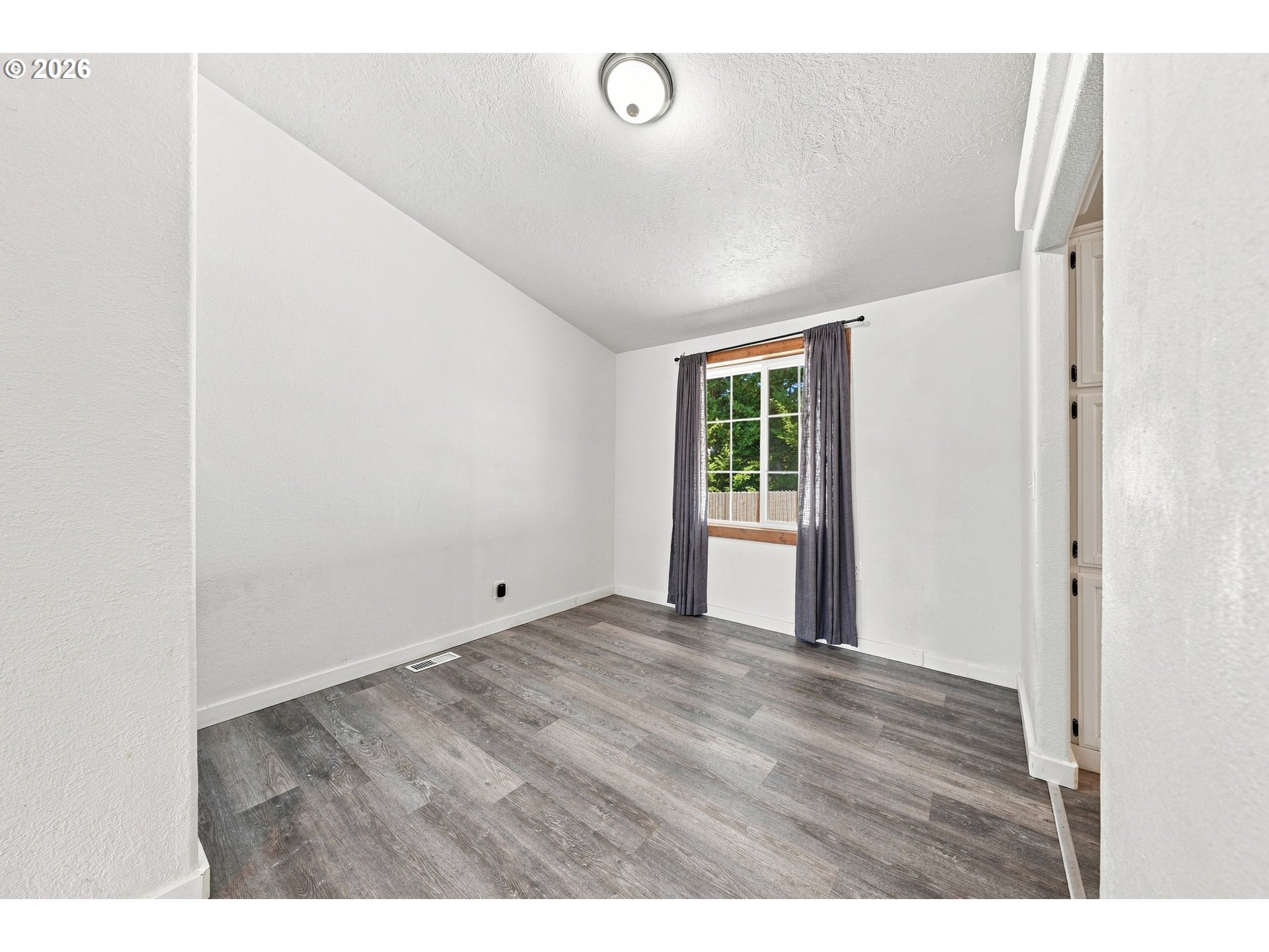 224 Aker Dr Property Photo 10