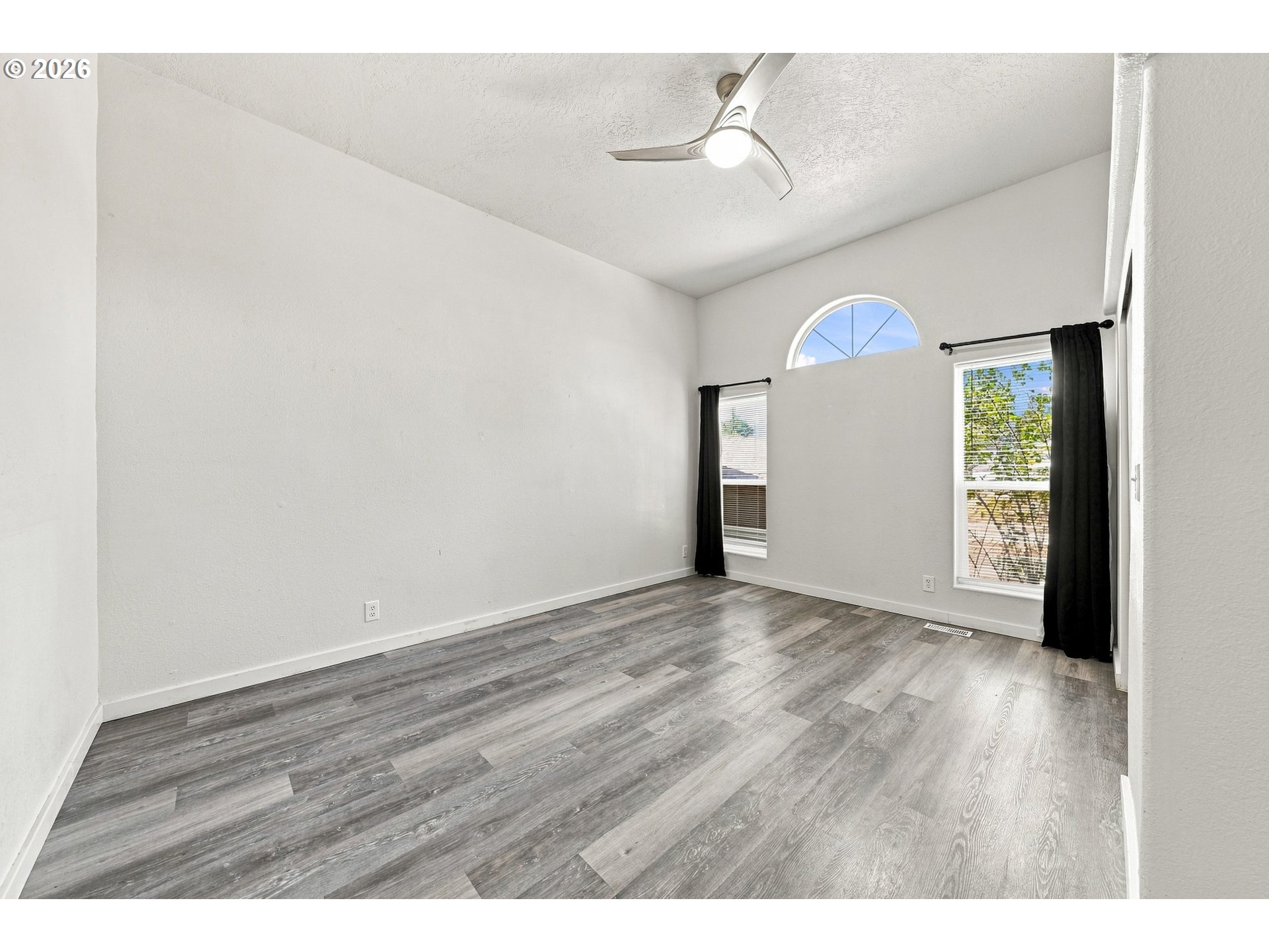 224 Aker Dr Property Photo 11