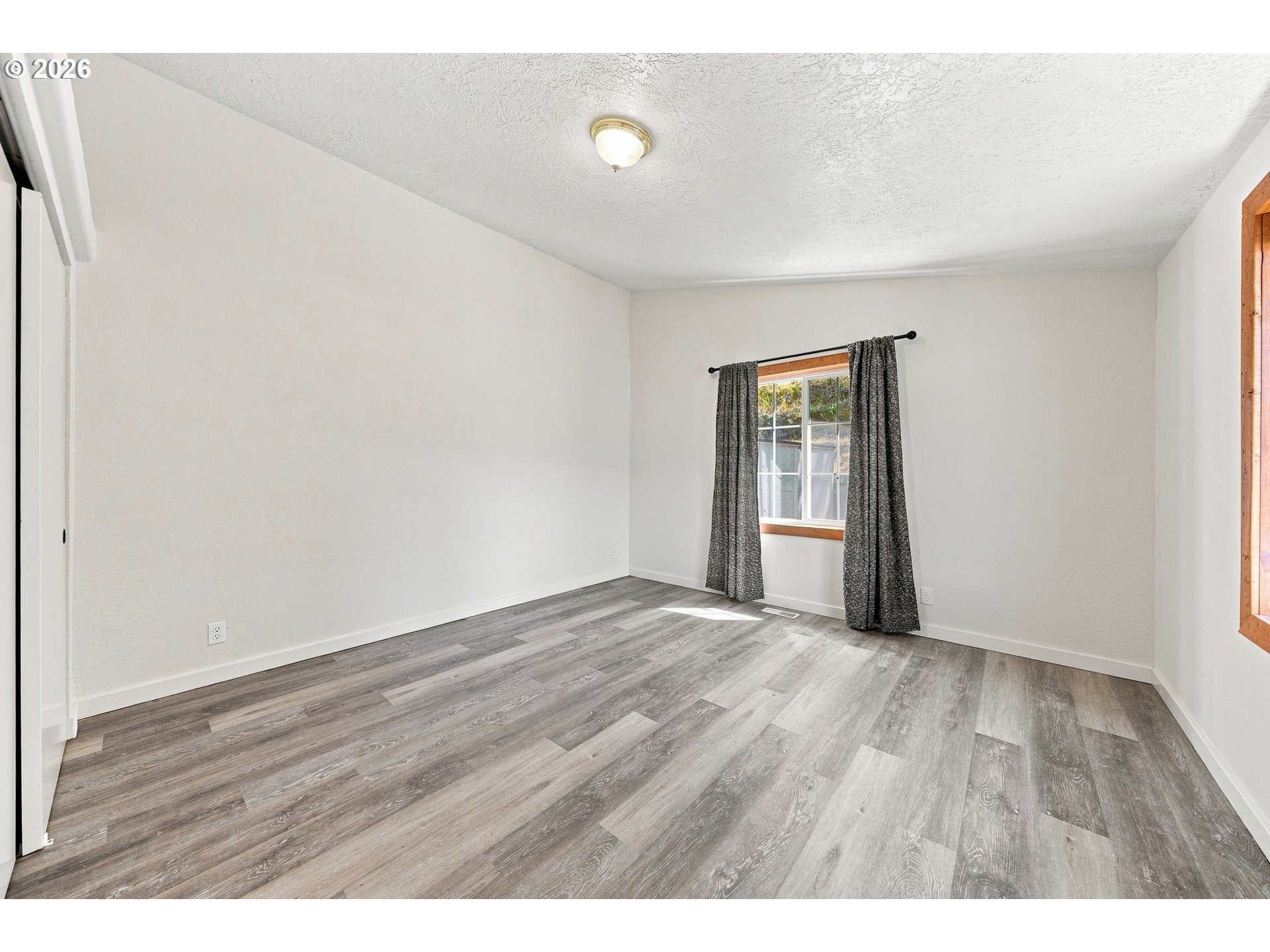 224 Aker Dr Property Photo 16