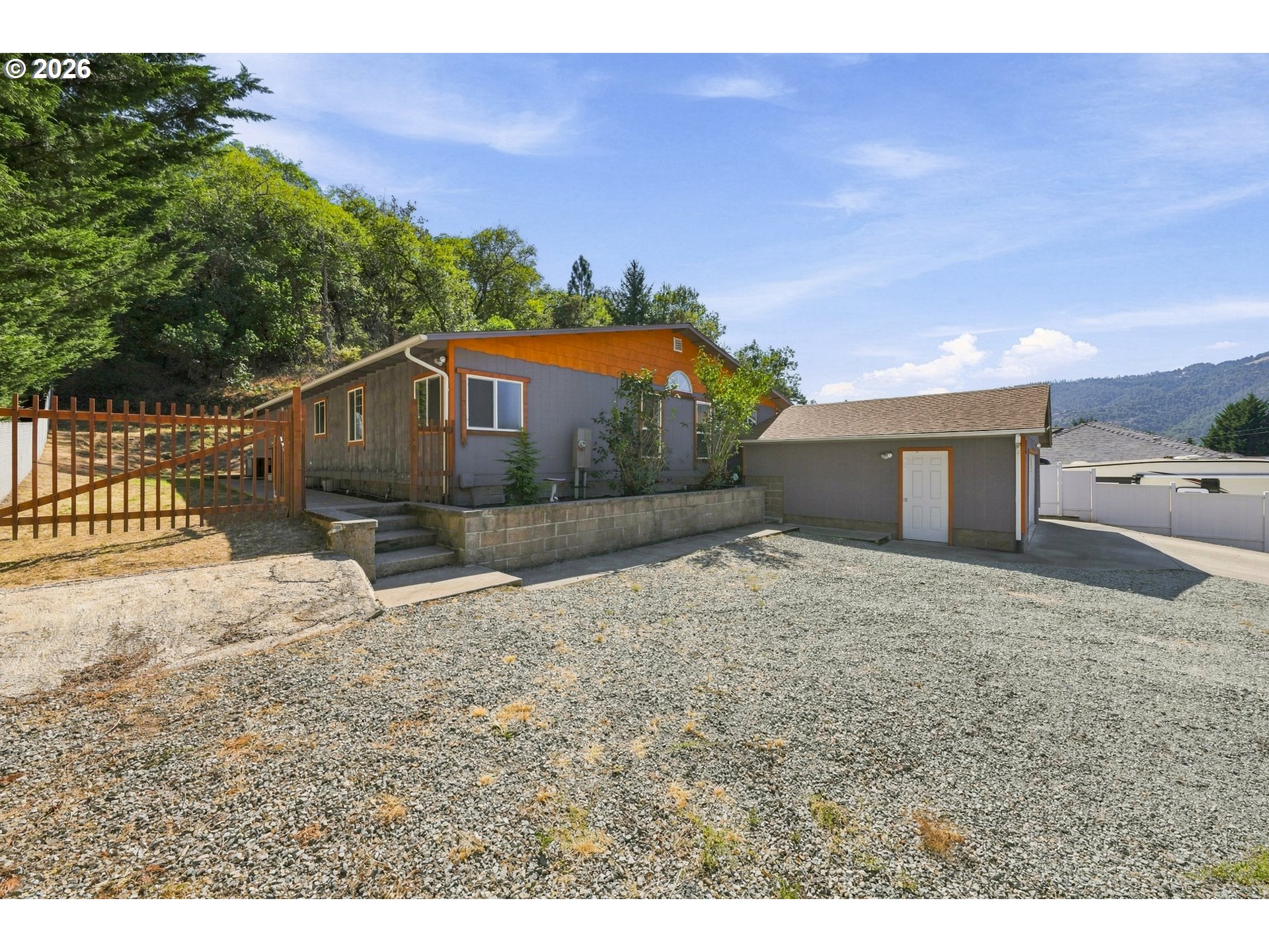 224 Aker Dr Property Photo 35