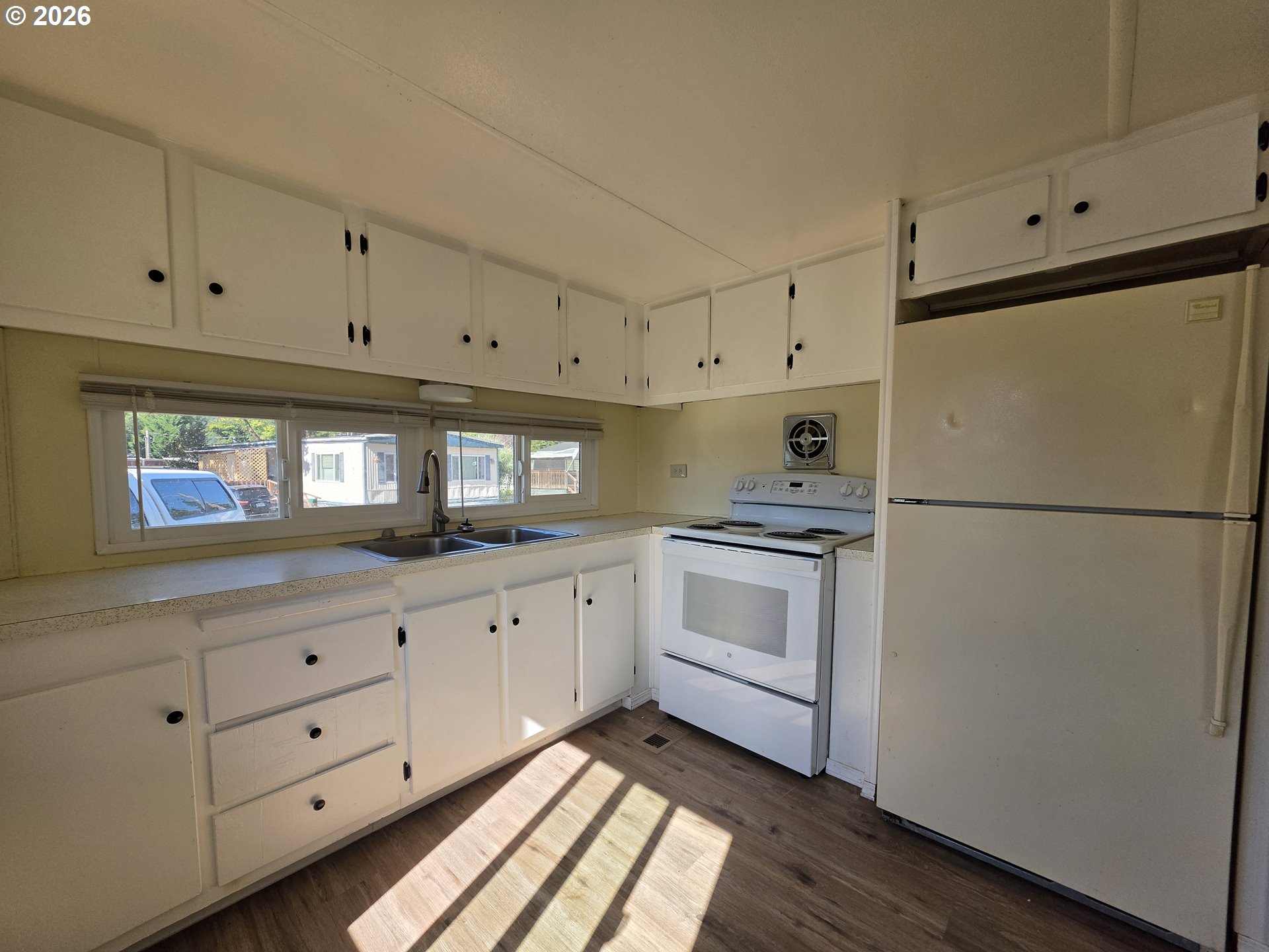 76332 Rainbow St 43b Property Photo 5