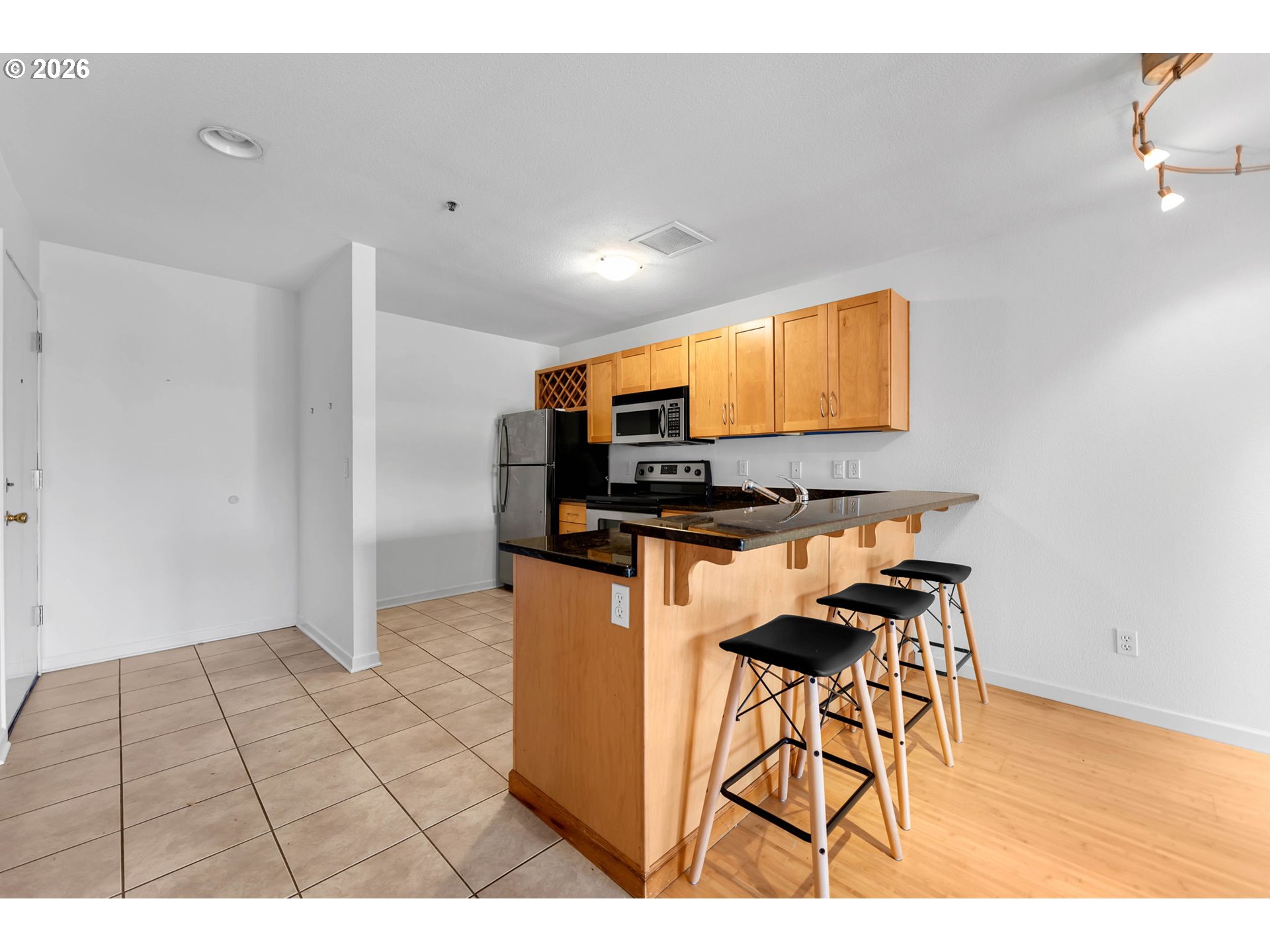 920 Nw Naito Pkwy J18 Property Photo 12