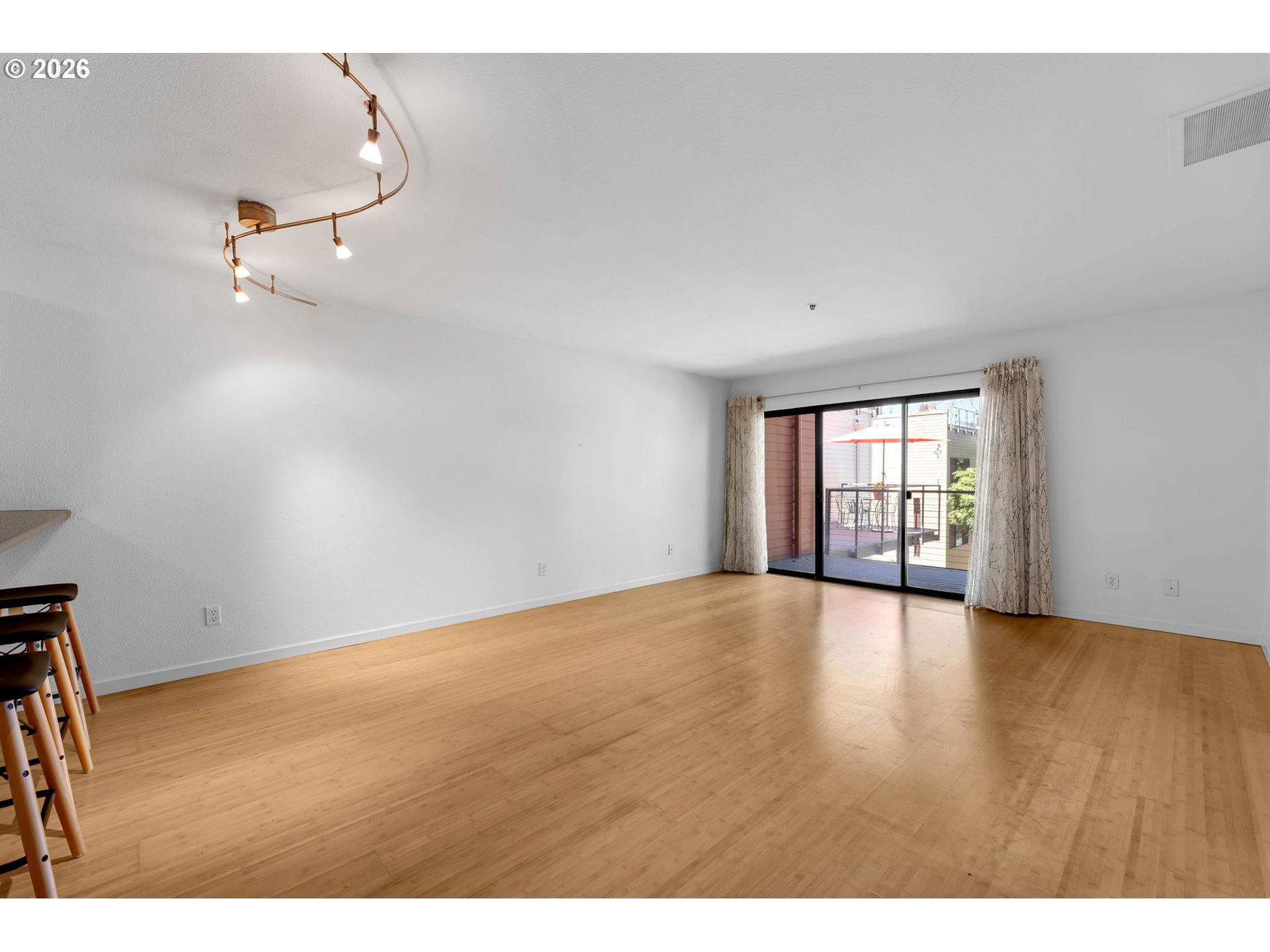 920 Nw Naito Pkwy J18 Property Photo 14