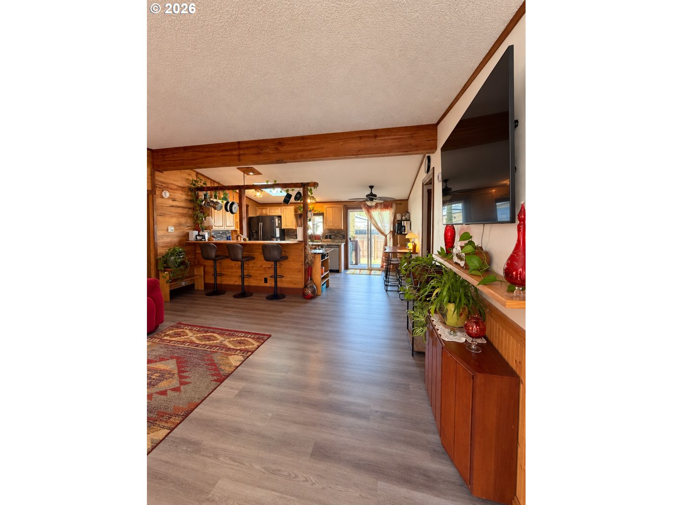 450 Tiara St Property Photo 3