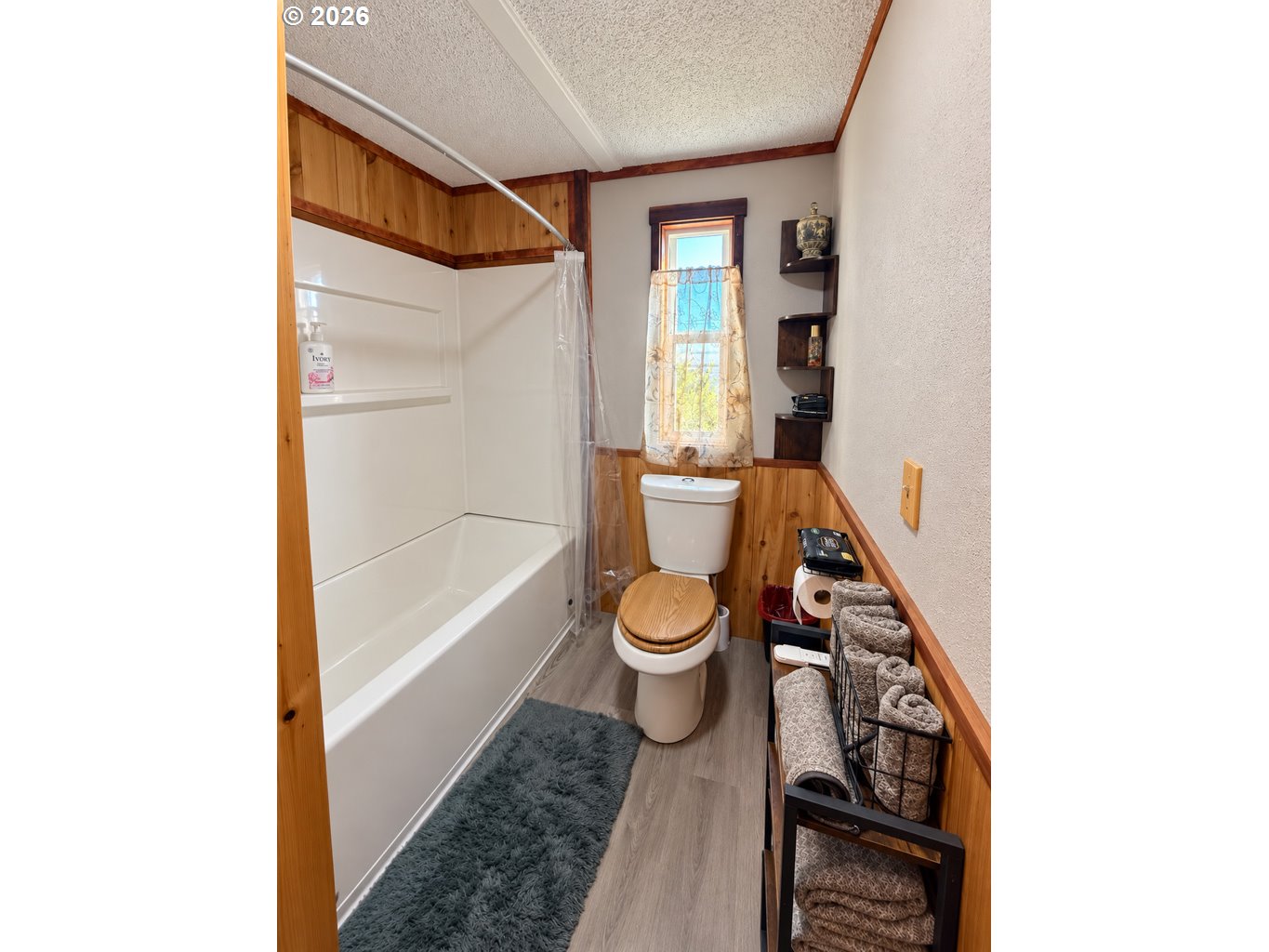 450 Tiara St Property Photo 23