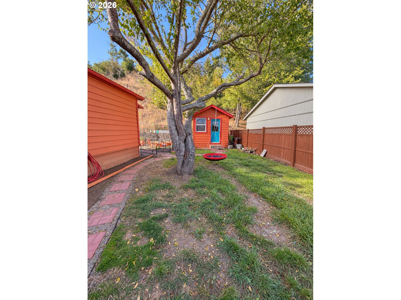 450 Tiara St Property Photo 26