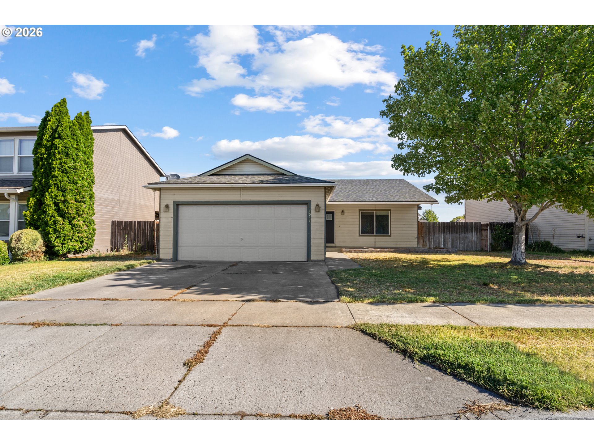 1511 Ne Gladys Dr Property Photo 2