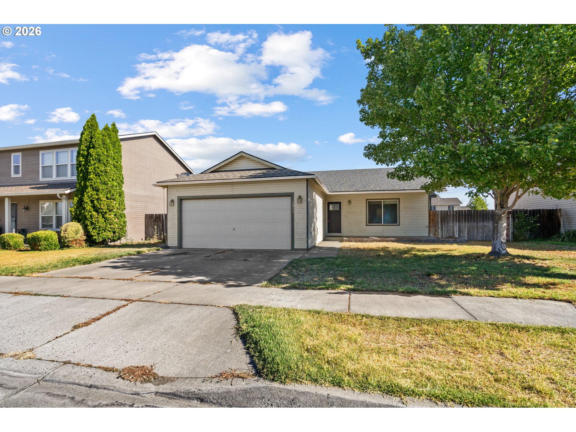 1511 Ne Gladys Dr Property Photo 3