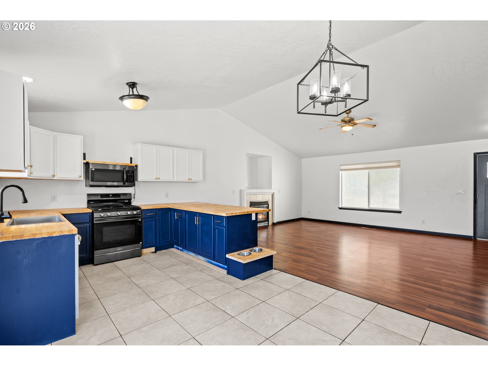 1511 Ne Gladys Dr Property Photo 9