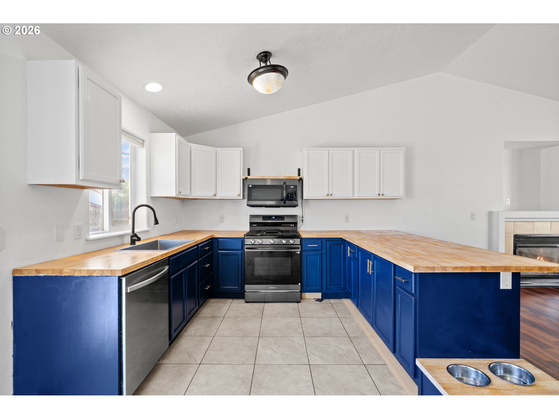1511 Ne Gladys Dr Property Photo 10