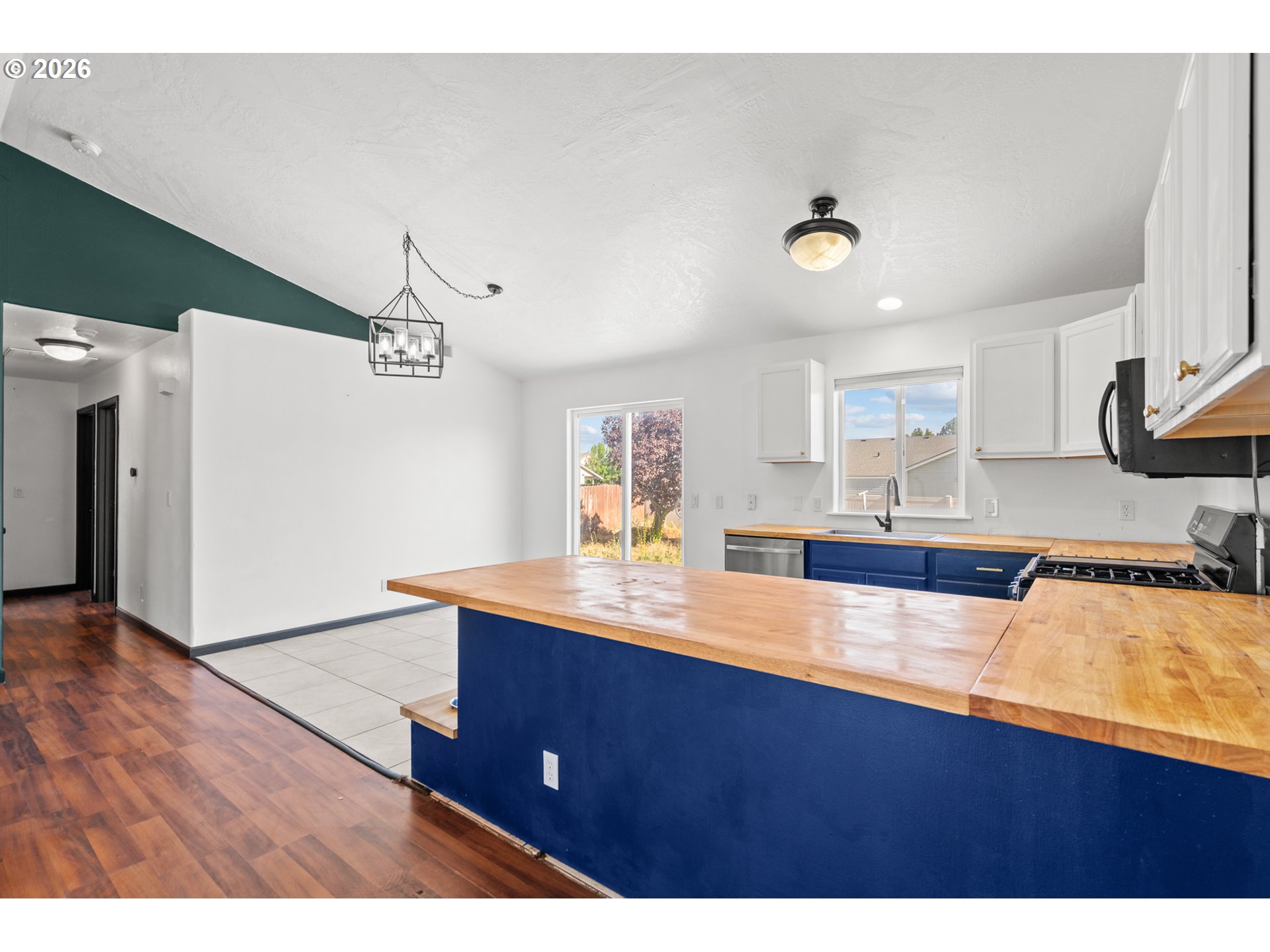 1511 Ne Gladys Dr Property Photo 11
